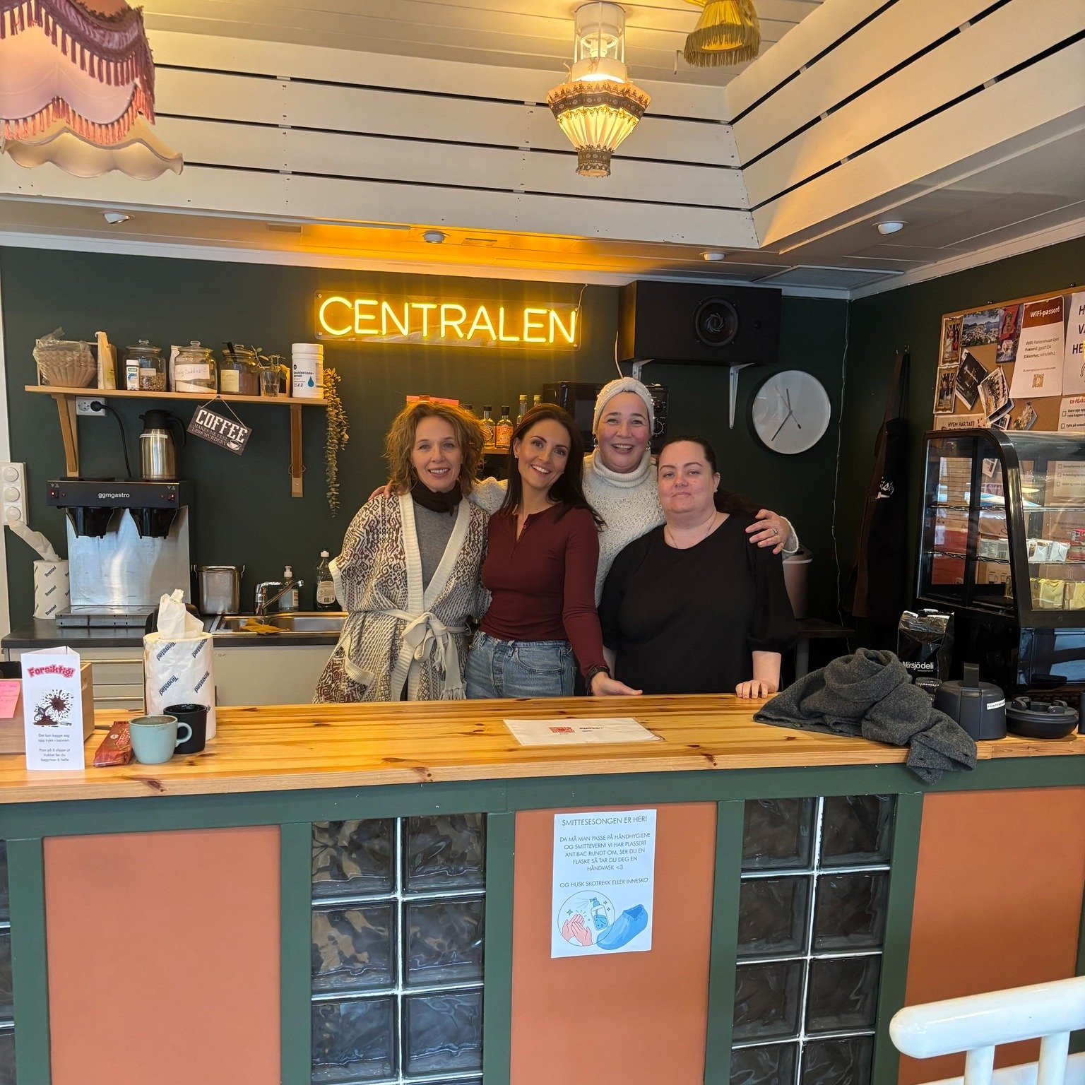 Lets talk about sex, baby!

Det er viktig &aring; snakke om seksuell helse. Altfor mange g&aring;r alene med sp&oslash;rsm&aring;l, usikkerhet eller skam &ndash; og nettopp derfor ville vi lage denne episoden. Du finner episoden p&aring; Spotify og A