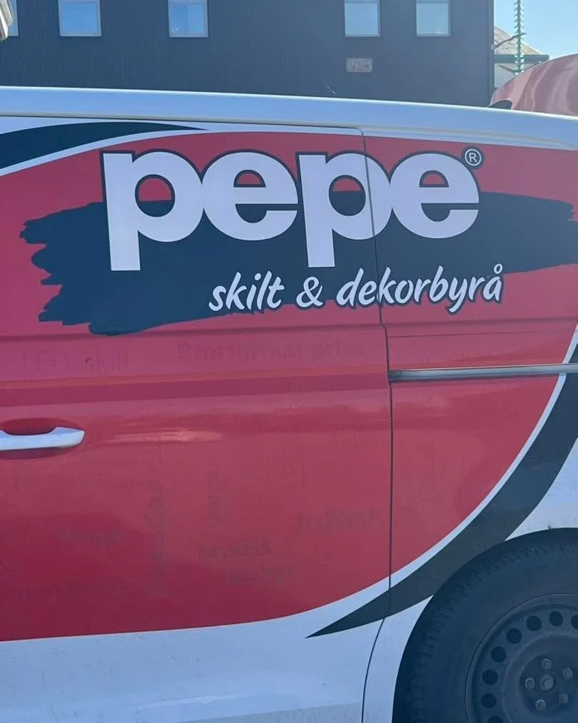 Takket den gener&oslash;se gaven fra #pepeskiltogdekor har vi  f&aring;tt fasadeskilt! Dette gj&oslash;r det lettere for alle &aring; finne oss 😉 🙌🏼 
Tusen takk for profileringen. Dette utgj&oslash;r en stor forskjell for oss, og vi er veldig takk