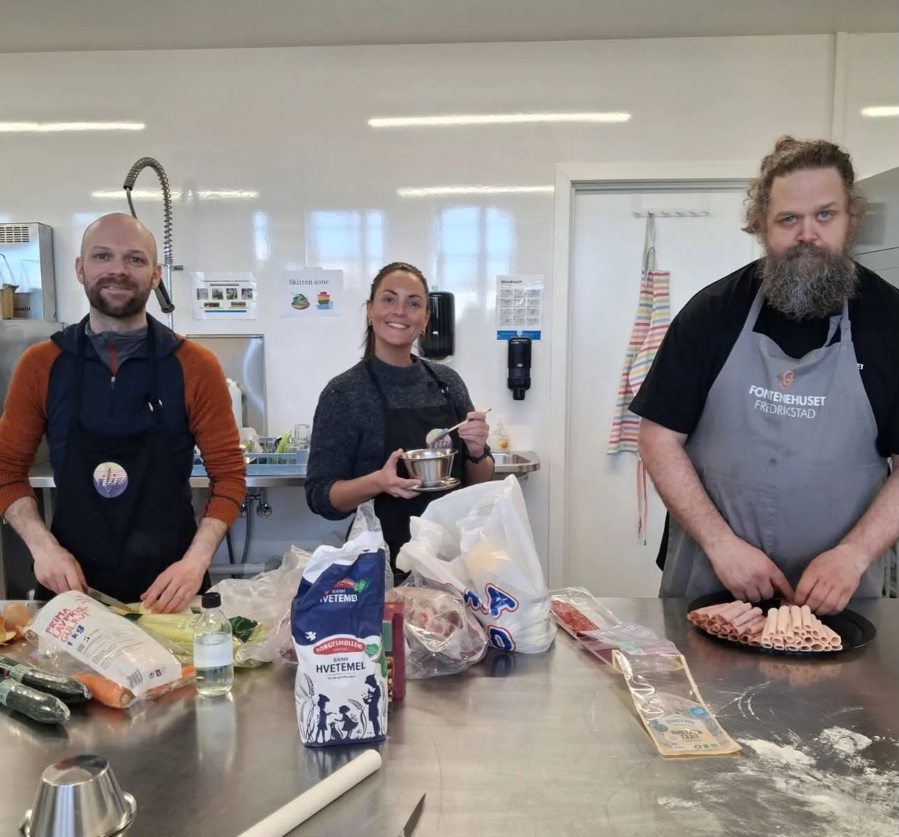 I morra &oslash;nsker vi alle medlemmer velkommen til p&aring;skefrokost kl 08.30-09.30. Vi har bakt rundstykker og scones og presset fersk appelsinjuice 😋
