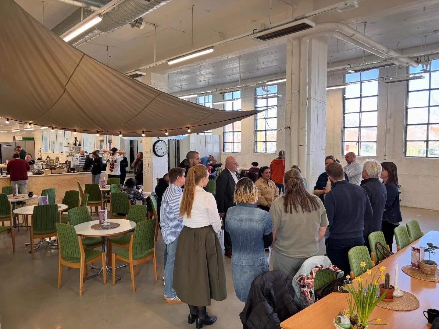 &Aring;h du dyre gr&oslash;nne glitrende tre, god dag! I g&aring;r feira vi 5 &aring;r som Fontenehus😍 Men ikke nok med det! Vi hadde ogs&aring; &aring;pen dag i v&aring;re nye lokaler p&aring; NTP🔥🔥🔥 Det ble servert suppe, digg barista-kaffe, bo