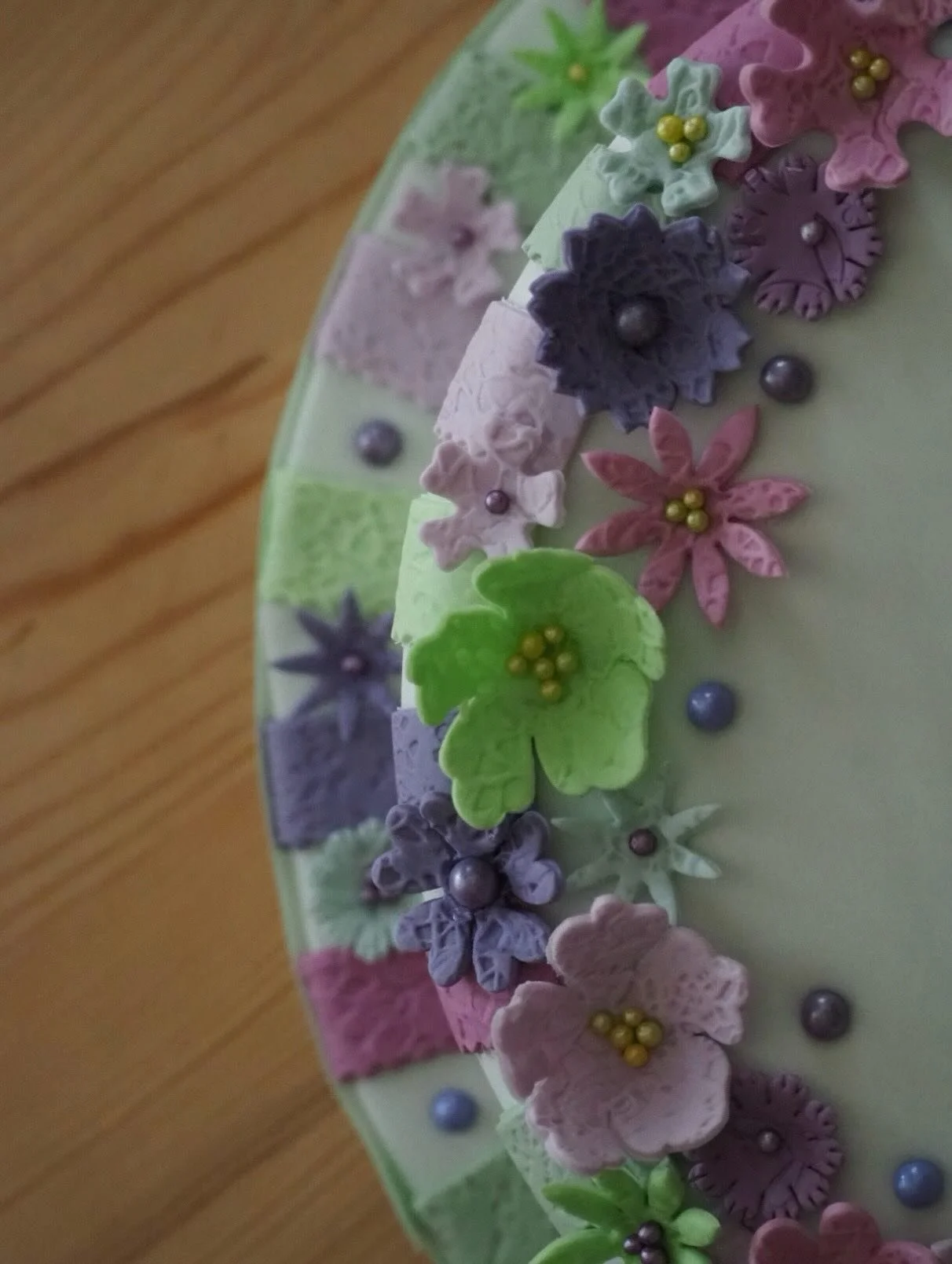 🌸🌿💜A soft autumn palette for a special 80th gal 🎉 

#ipreview via @preview.app