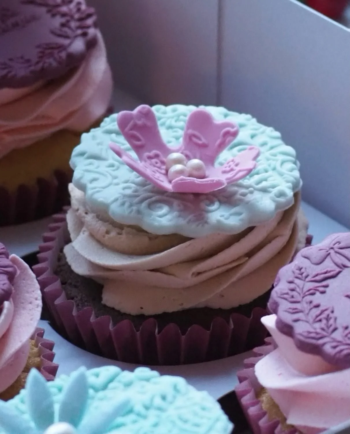 🎄My order book is closed for 2025 but if you fancy some pretty cupcakes to cheer up those gloomy January days! #ipreview via @preview.app