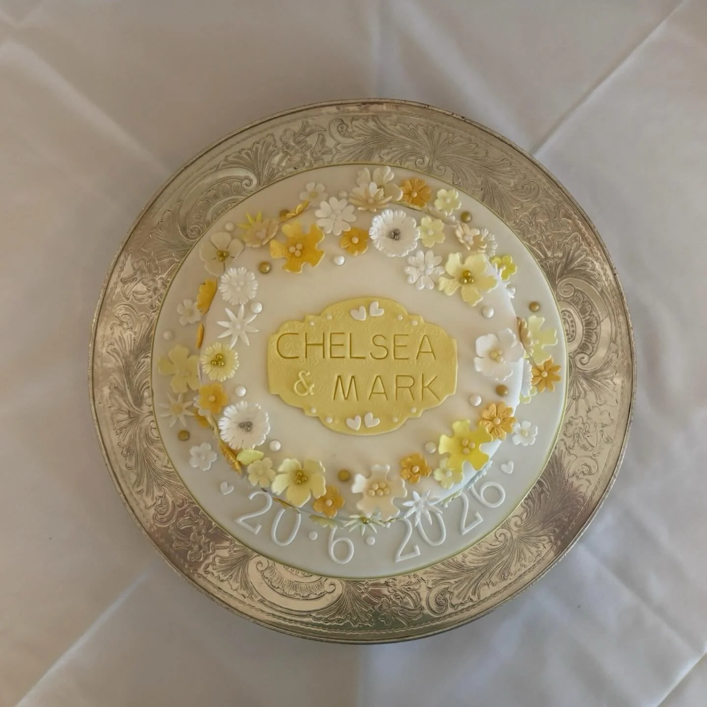 ☀️A SUNNY CAKE &bull; for Chelsea &amp; Mark. Happy Wedding Day x 

 #ipreview via @preview.app