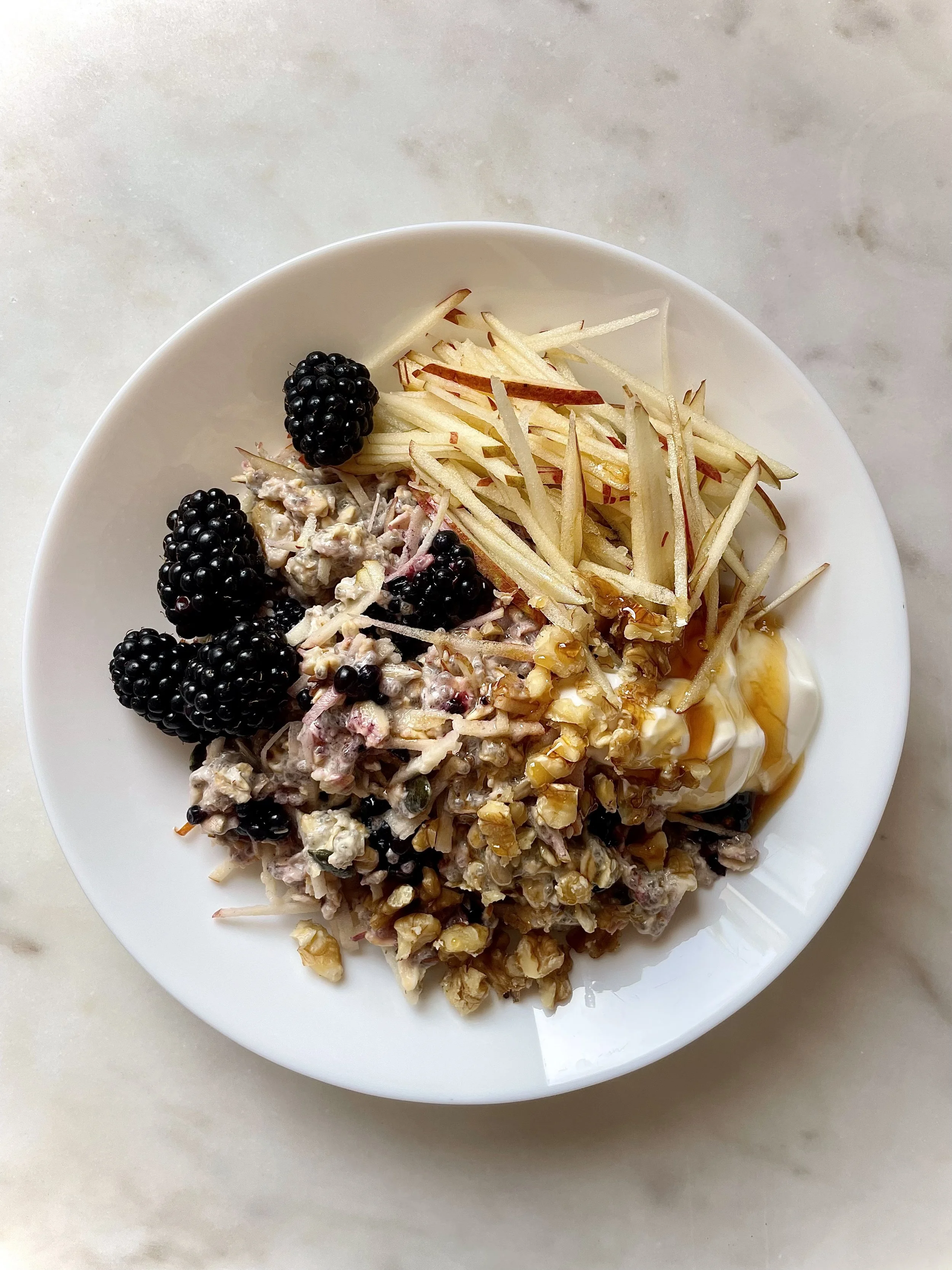 blackberry_walnut_chia_overnight_oats.jpg