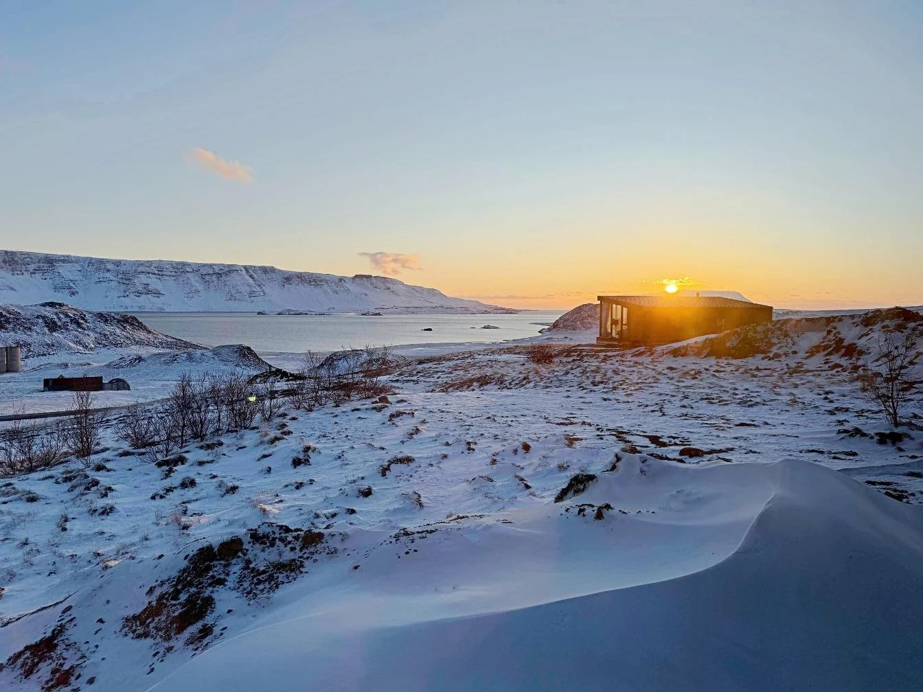 Brekka Retreat, Hvalfjörður – A Hidden Iceland Getaway with Northern Lights &amp; Fjord Views