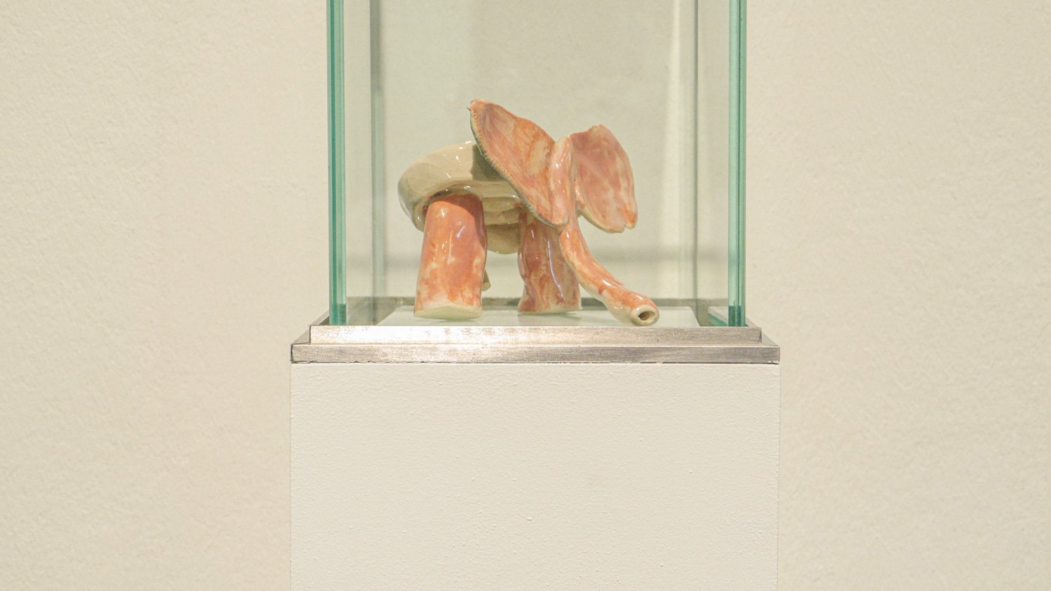 Detail View Elephants in the room, painted ceramics, dimensions variable, 2017