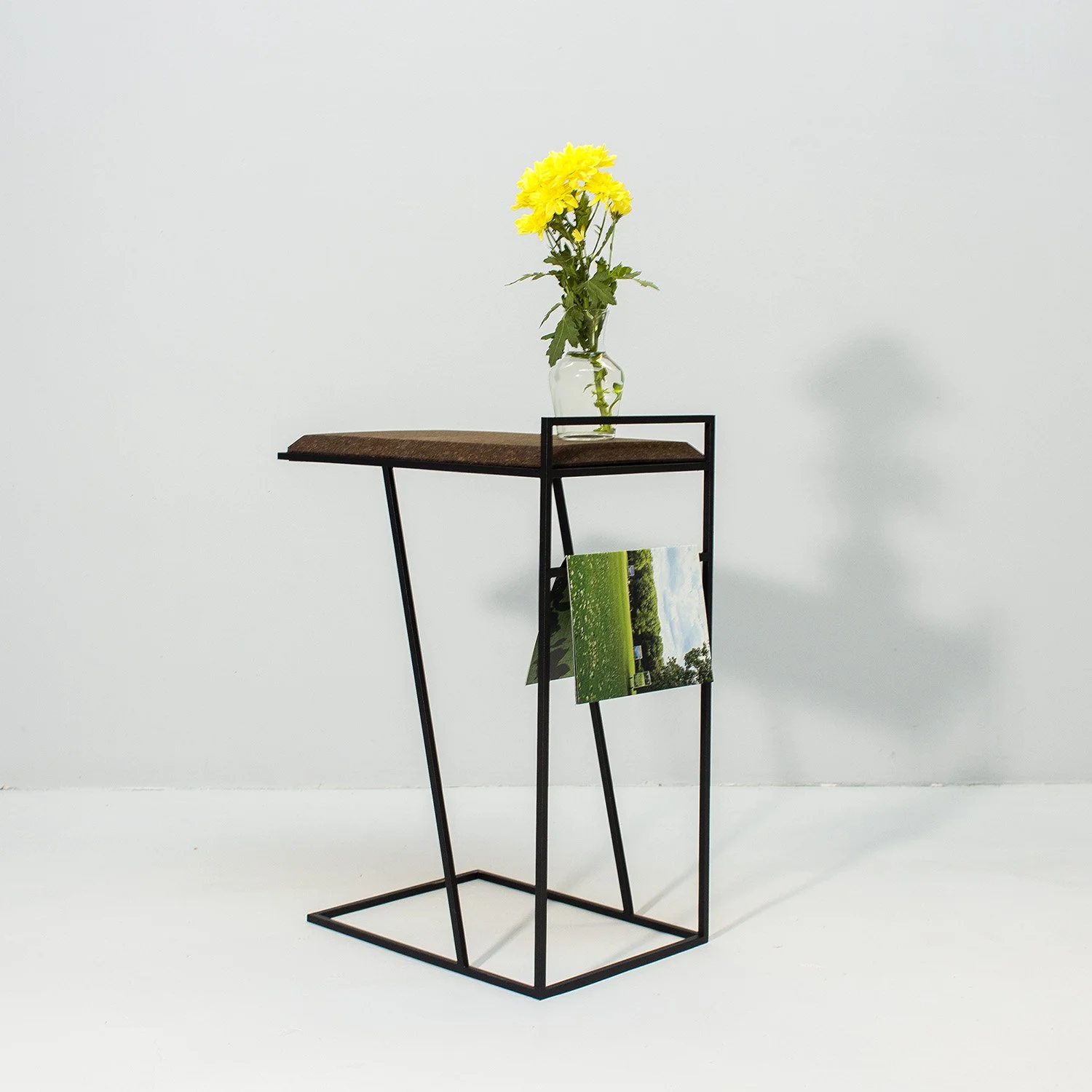 galula-grao-3-side-table-expanded-cork-black-legs-2-3.jpg