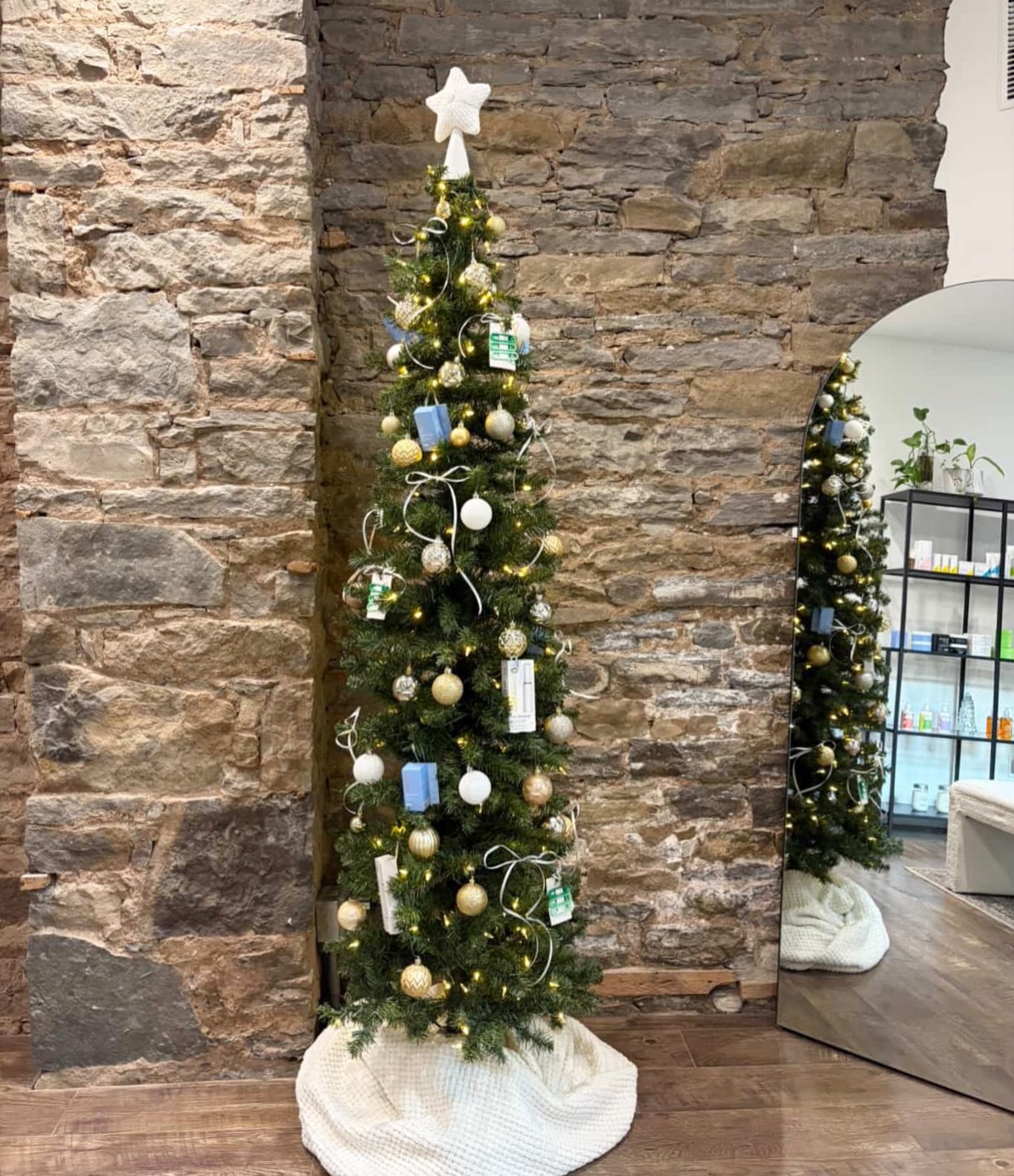 The studio is feeling extra cozy as we head into the most magical time of the year. Slower moments, twinkling lights, and a whole lot of gratitude for this season and the people who fill it.

Updated holiday hours and closures for the month of Decemb