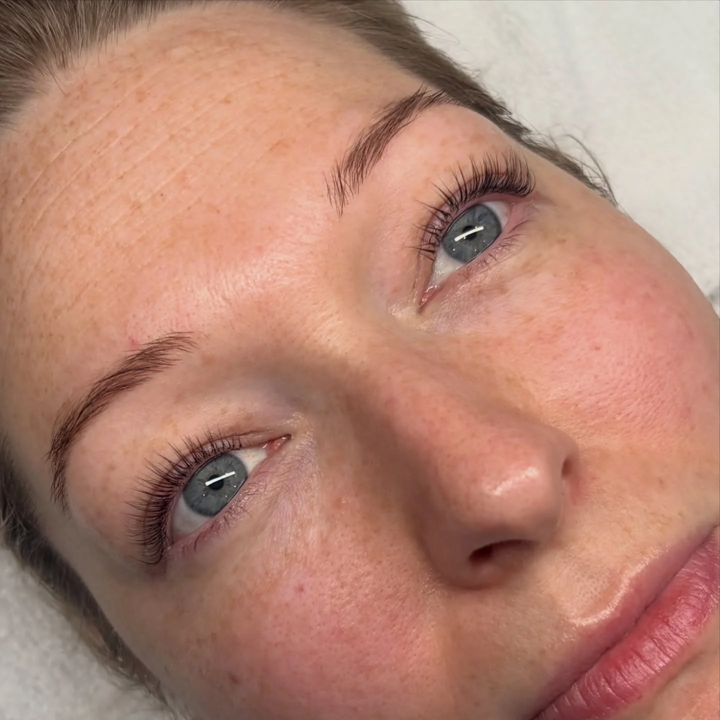 LASH LIFT + TINT by Erin 👀✨

Think of it as a perm for your natural lashes.. lifting, curling, and setting them in place to create a longer, more defined look without extensions. The result? Effortless, everyday lashes that still feel like you, just