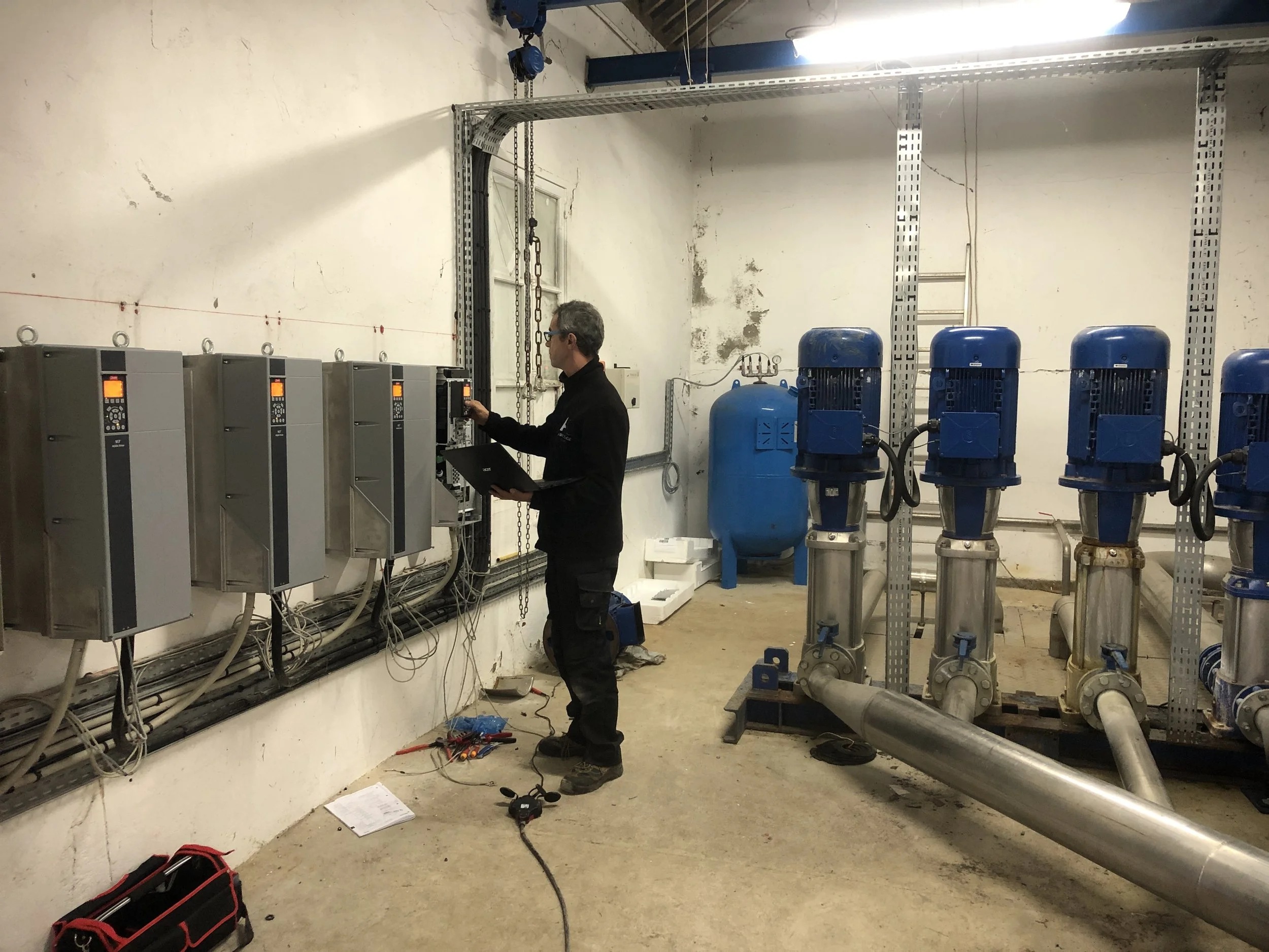 Installation variateurs Deauville.JPG