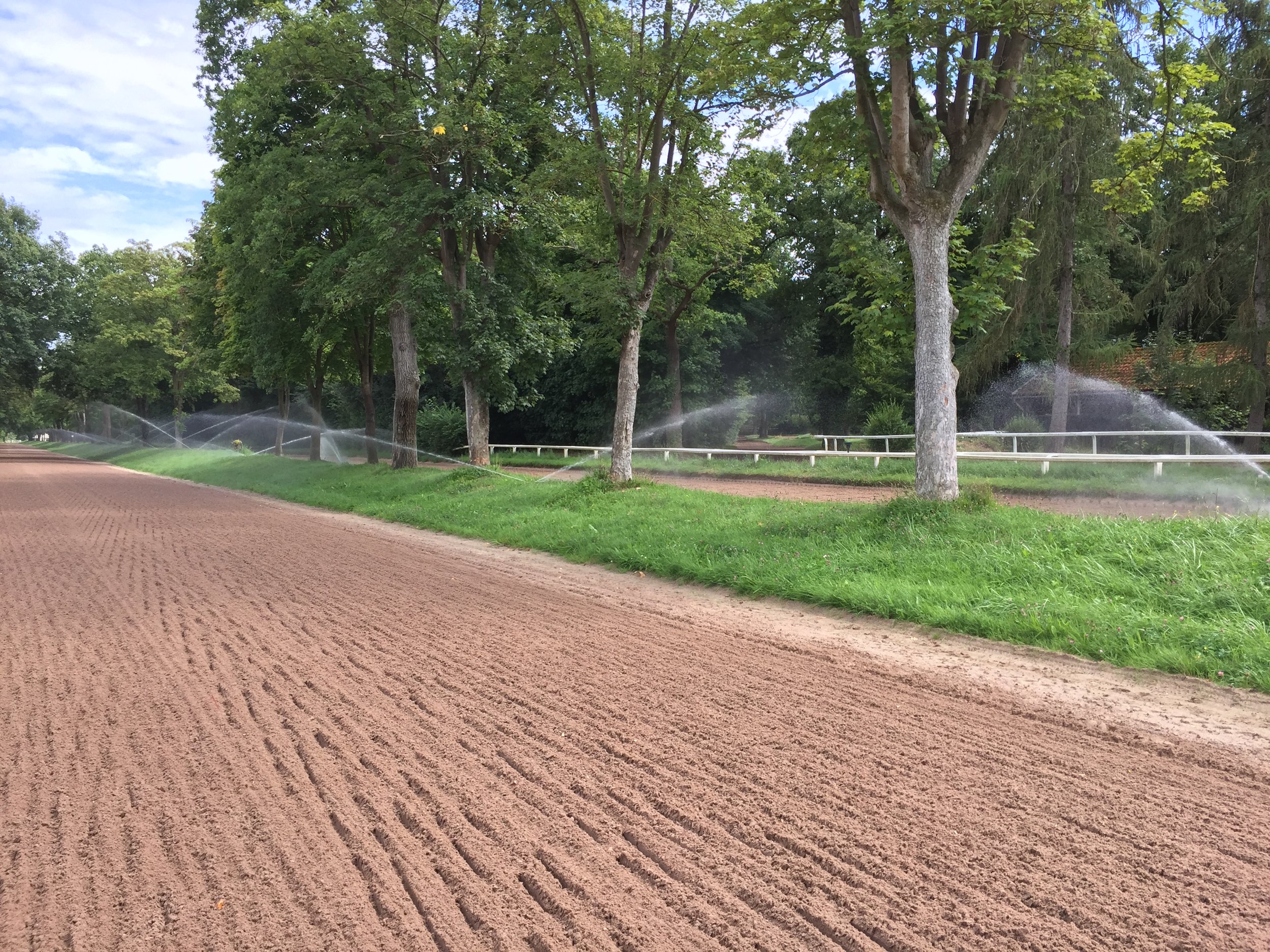 Arrosage piste entrainement.JPG
