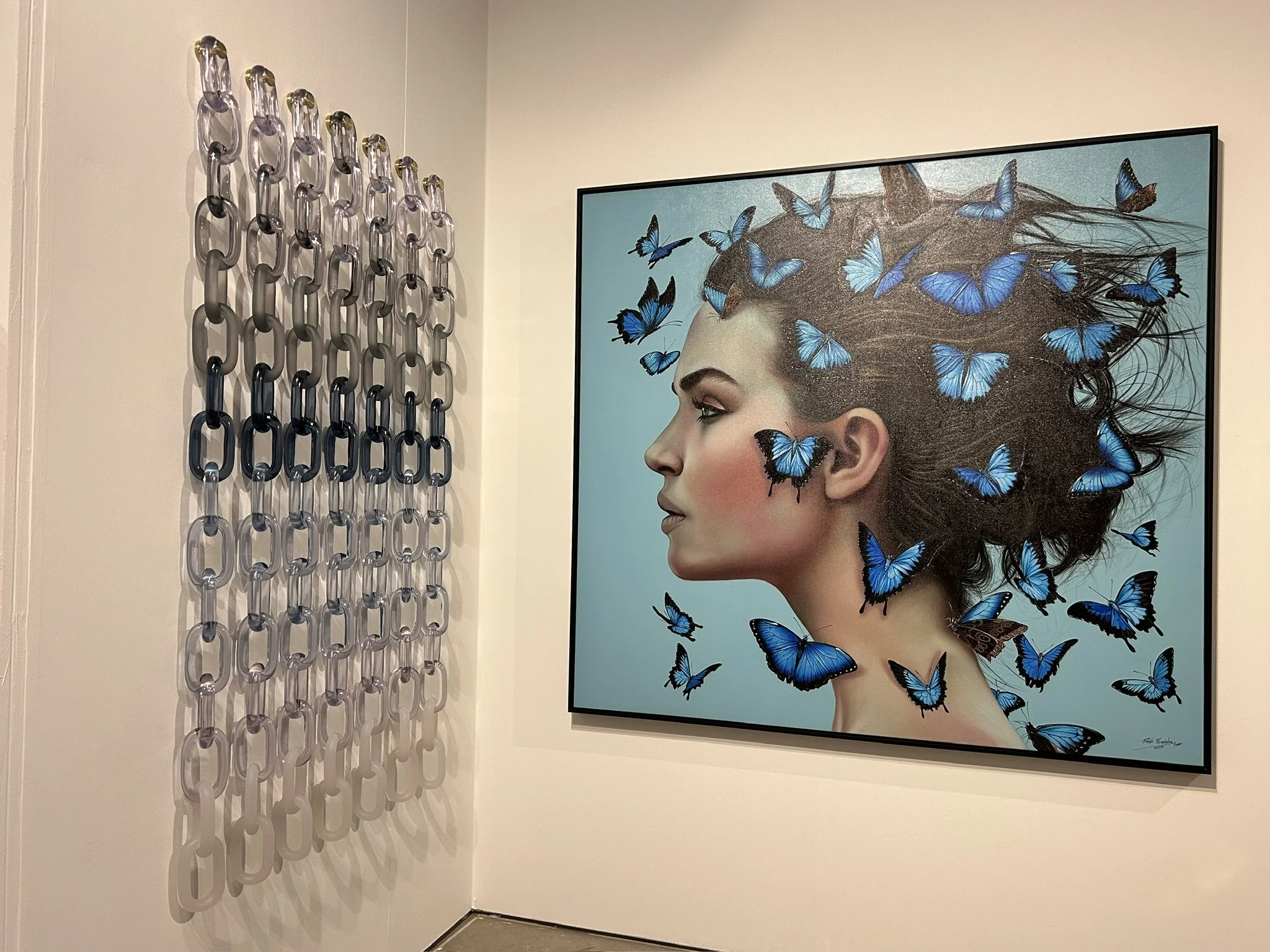 7 across (42”) x 16 down (72”), 112 links. Ombre.  Clear, Lt. Grey, Matte Med. Grey, Indigo, Lt. Blue, Clear, Matte White