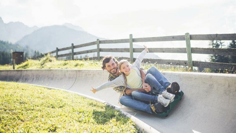  summer toboggan run 
Summer tobogganing is a sporting and leisure activity for the whole family. Even on hikes and excursions in the Wolfgangsee region, a toboggan run is often the crowning glory of an eventful day. Visit