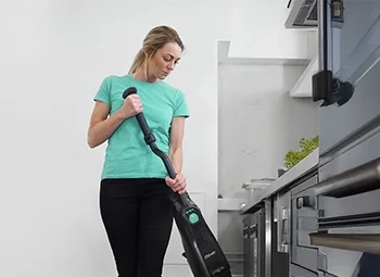 Ergonomically designed scrubber dryer