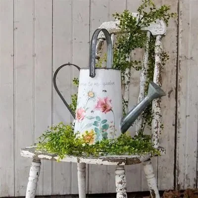 RUSTIC FARMHOUSE FLORAL WATERING CAN