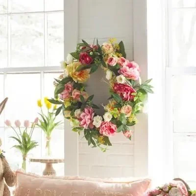 VIBRANT ROSE AND MIXED FOLIAGE WREATH