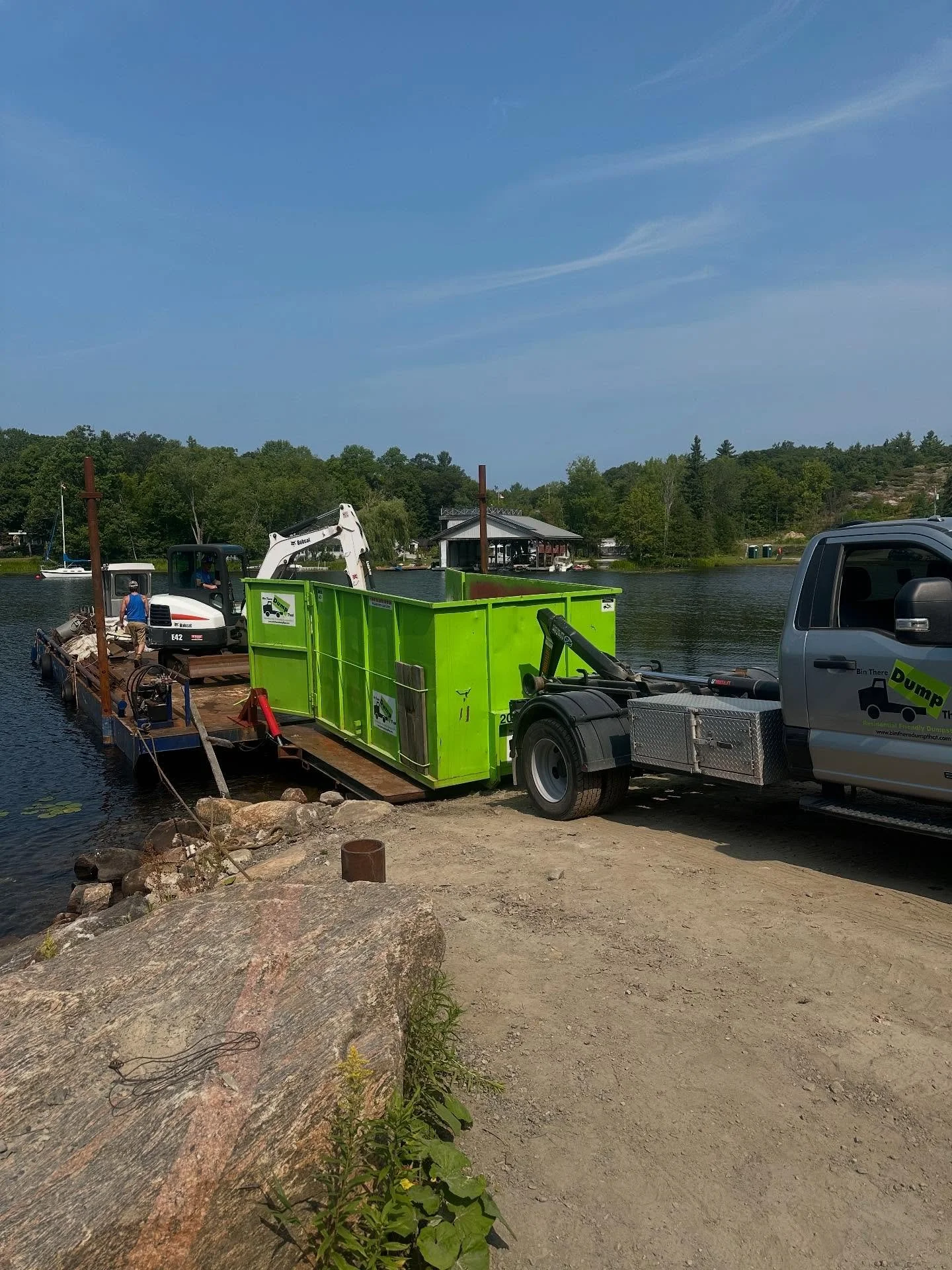Rinse, Load, Repeat&hellip; few loads coming off the dock and a few new loads going back!! Thanks to our awesome vendors for showing up on time and @brownsteeldocks for the lift!