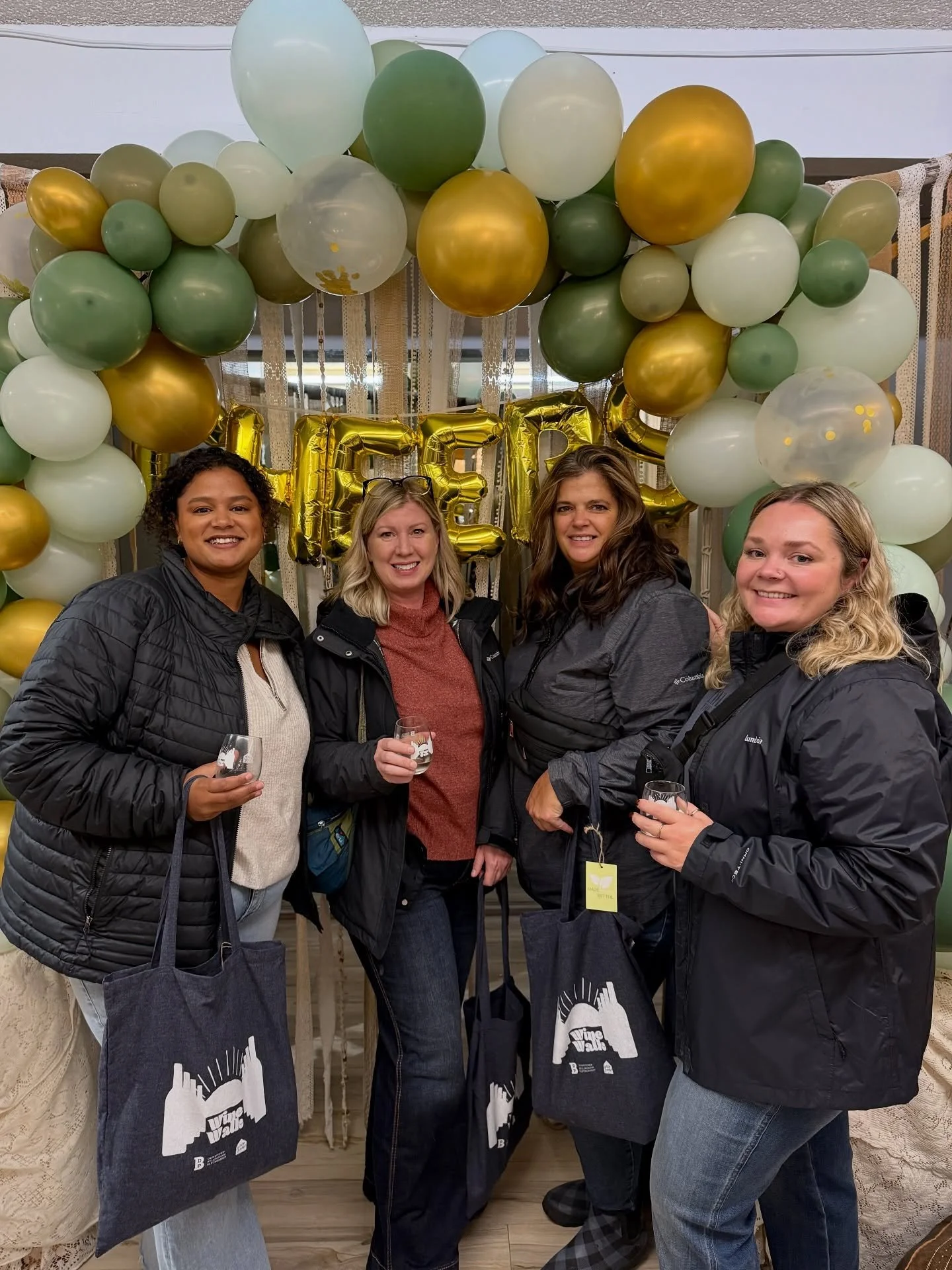 Great #bellinghwinewalk tonight. Going back to your highschool home town can sometimes be a little weird but love going back to @bellinghamexperience  for these little moments 

Jeweler: @heidihulldesigns 
Backdrop: @wearfringe