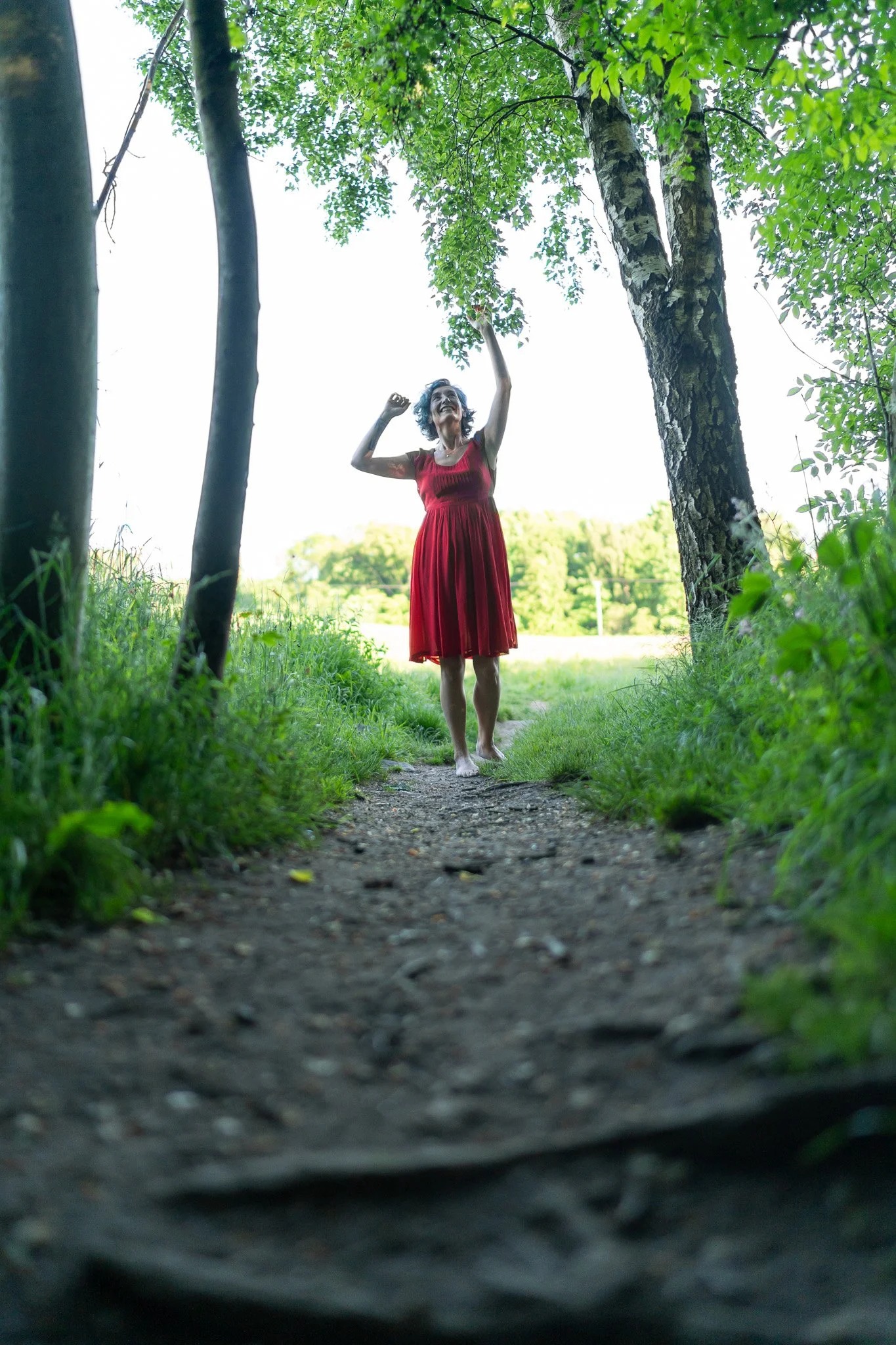 How to Prepare for an Outdoor Photoshoot in Nature (A Gentle Guide for Women)