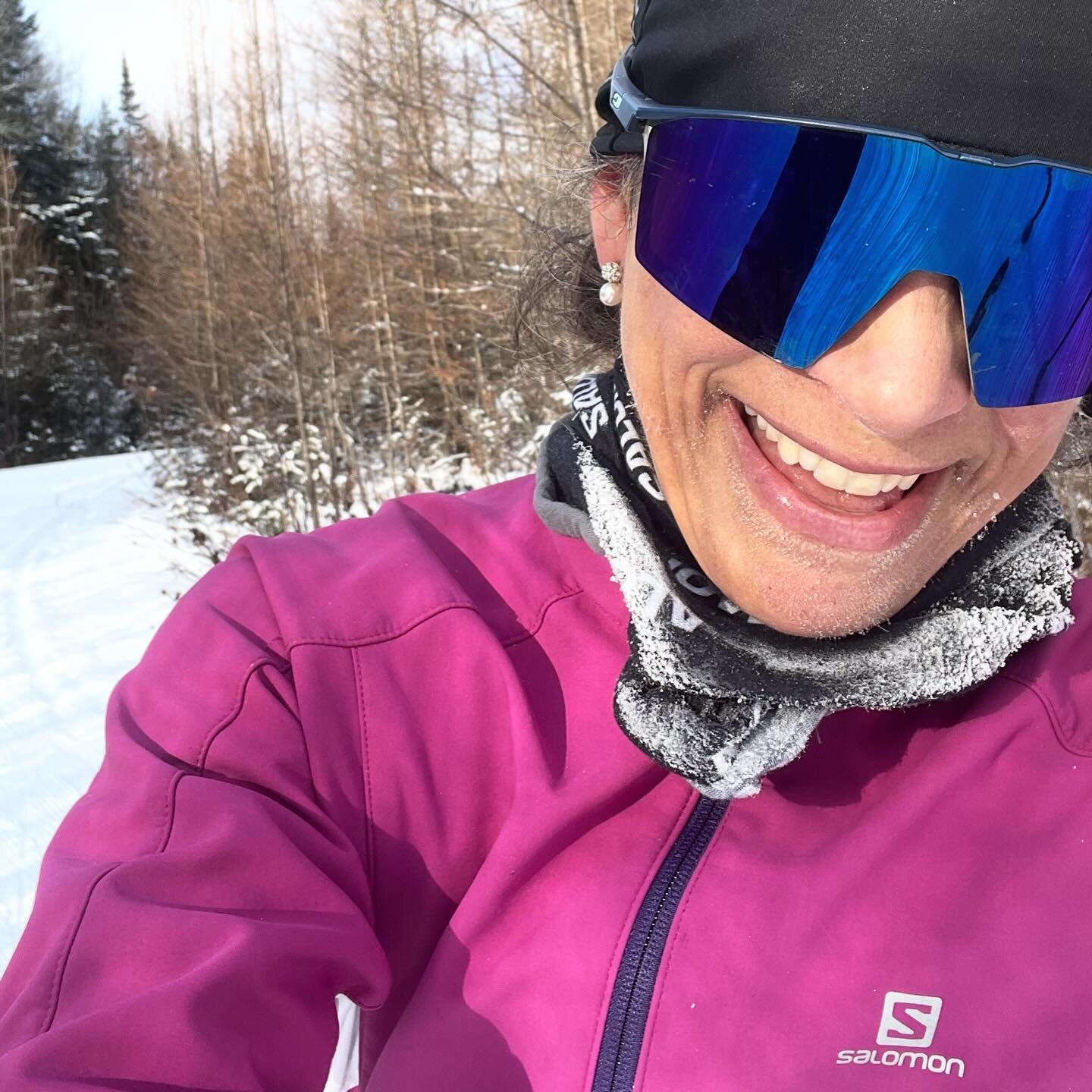 Skiing makes me happy 😃 ❄️ Chased the snow to the Laurentians. Hoping we get some closer to home again soon.
@salomonnordic 
@julbocanada 
#protectourwinters #fortheloveofskiing #nordicskiing #xcskiing #skilife #chasingsnow #skiinginthelaurentians #