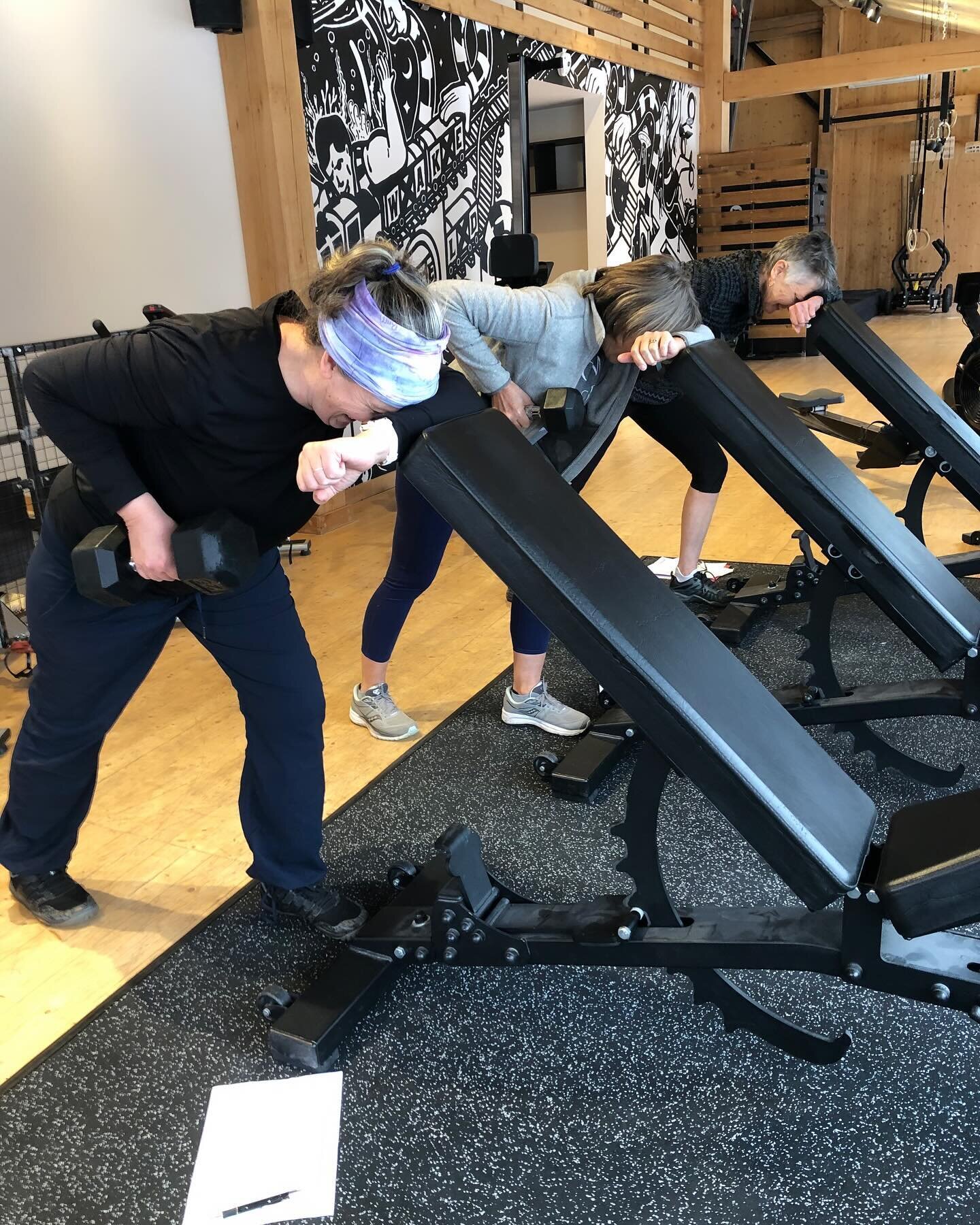 Strong women @klimatwakefield learning to lift with good form. Next women&rsquo;s Lifting Class in March! @elle_odyn #womenliftingweights #learntolift #learntoliftweights #liftforlife #womensstrength #womensstrengthtraining #womensstrengthcoach #wome