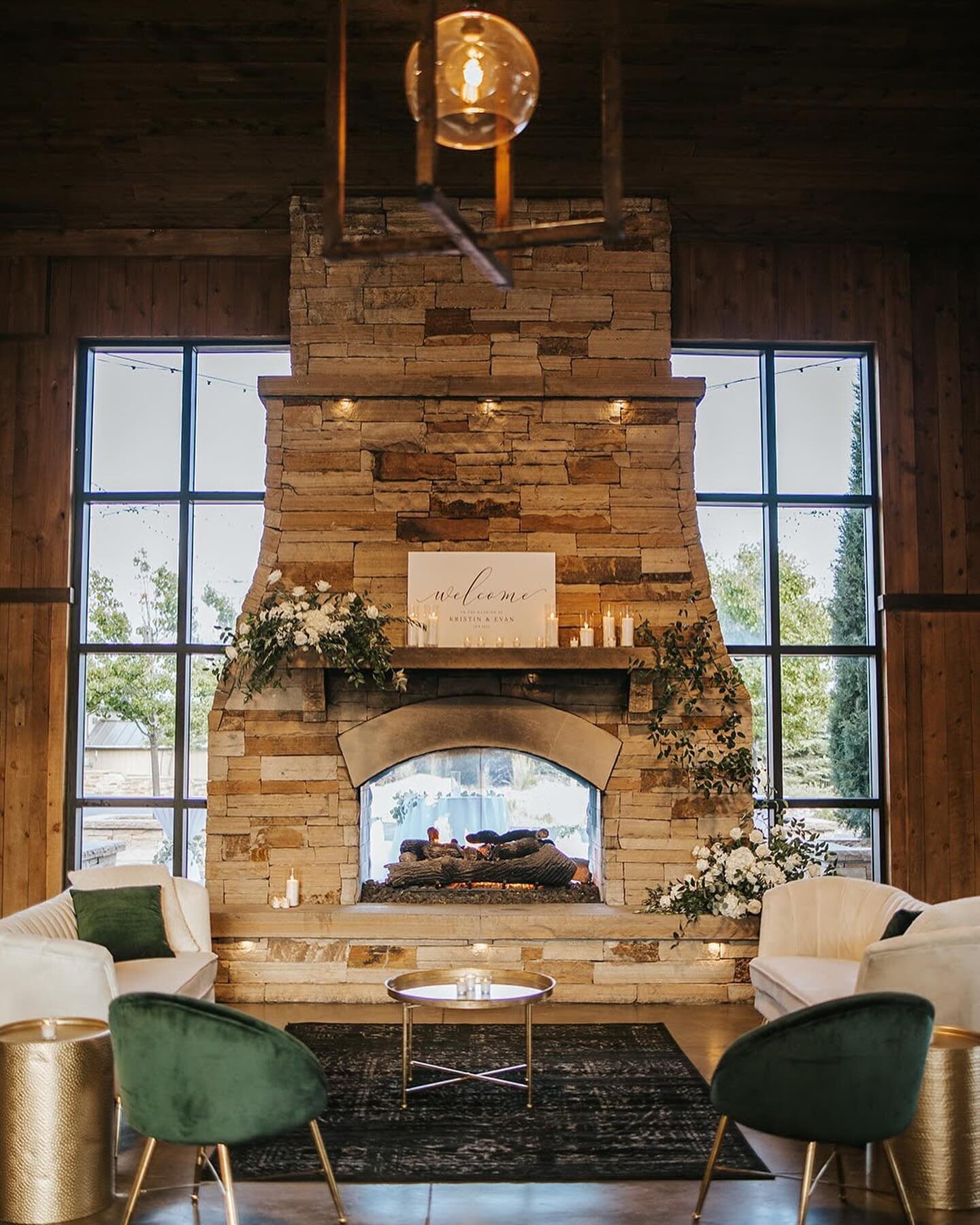 Raise your hand if you recognize this pretty fireplace. Kristen and Evan&rsquo;s wedding is featured on the blog now! Have a peek at more of their special but timeless details. 📷: @rachelcasephotography