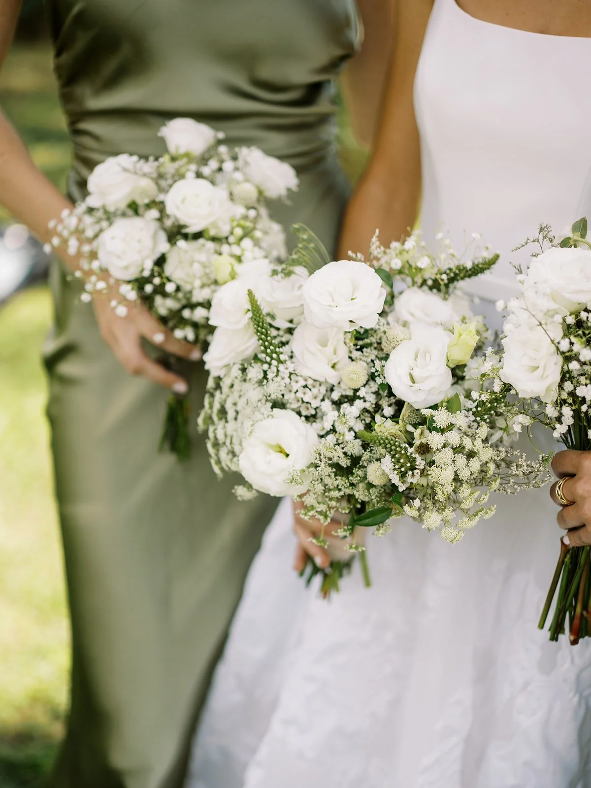 natural bridesmaid bouquet