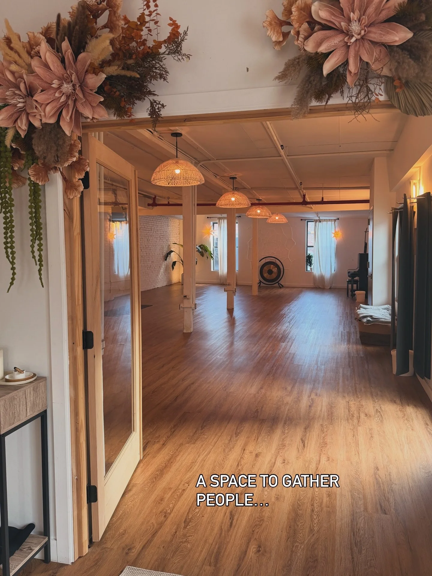 Grateful for this community and the space we hold for one another. ✨🧘&zwj;♀️

#formandflow #yoga