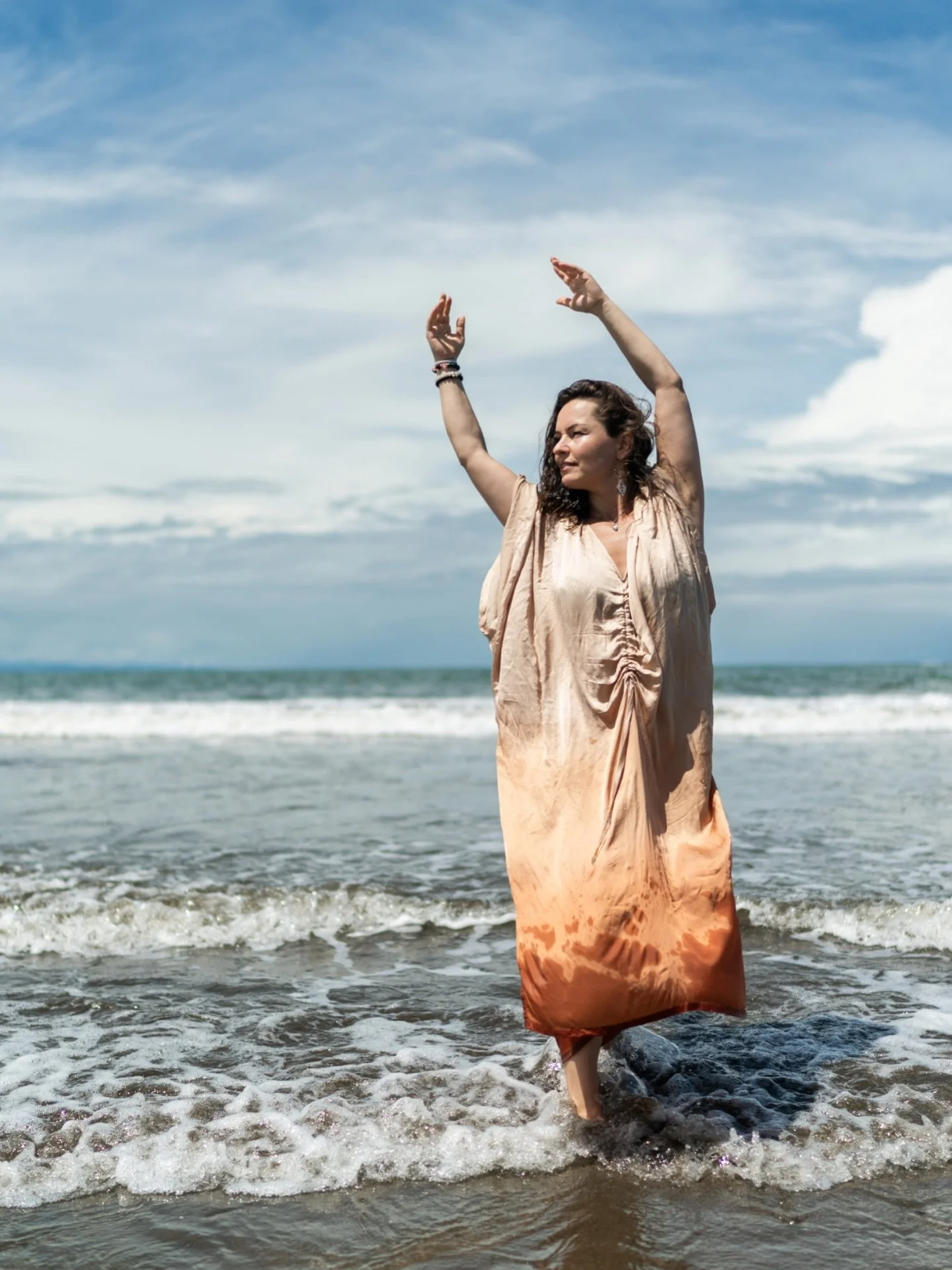 Meet our new teacher - @kasha_yoga_wellness 🌿✨
Kasha&rsquo;s path is the kind that runs deep. After years of devoted practice, she&rsquo;s studied with some of the most influential voices in the yoga world - Raghunath Cappo and Sondra Loring up in H