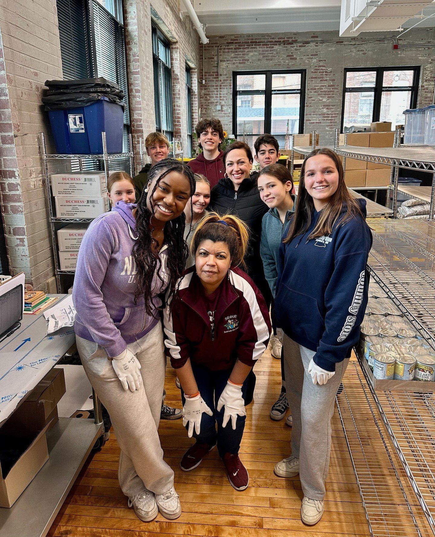 Alison visiting the students from @MosesBrownSchool who are helping out at the food pantry with Maria from the Segue Institute of Learning, our neighbors at Shri in Pawtucket 💕