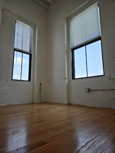 APT 7 � bedroom with blinds-min.JPG