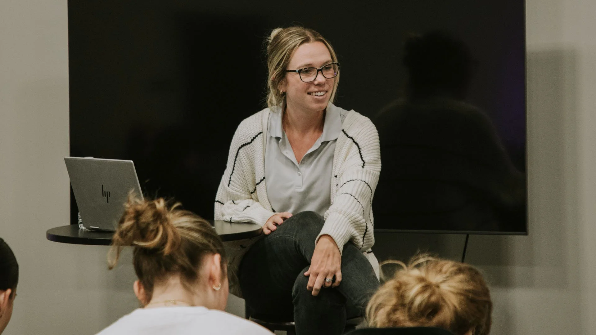 Brie Shouppe teaching a class