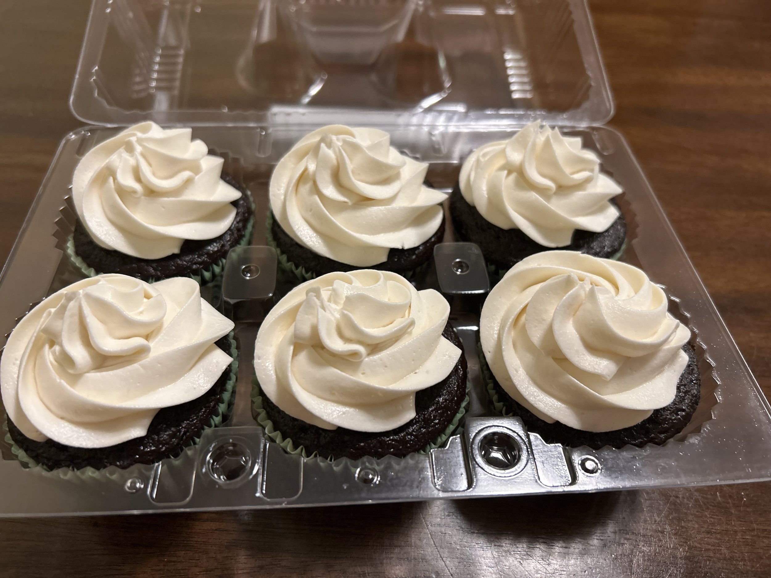1/2 Dozen - Chocolate Cupcakes