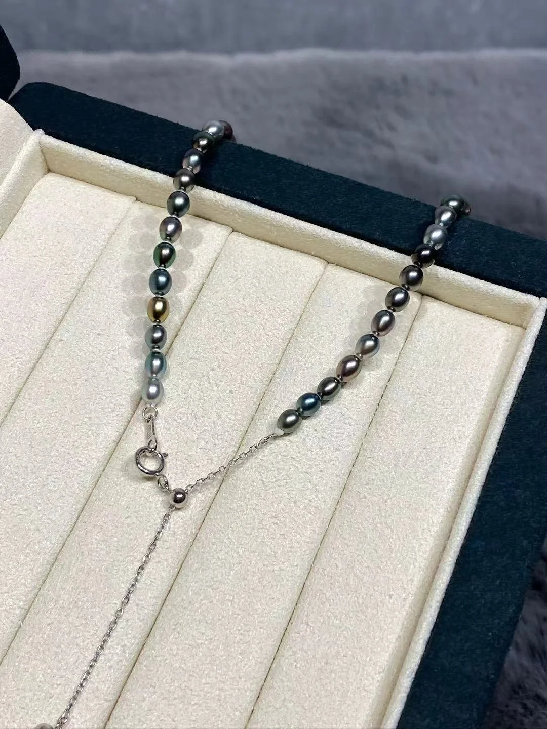 18K White Gold Tahiti Keshi Cultured Pearl Necklace