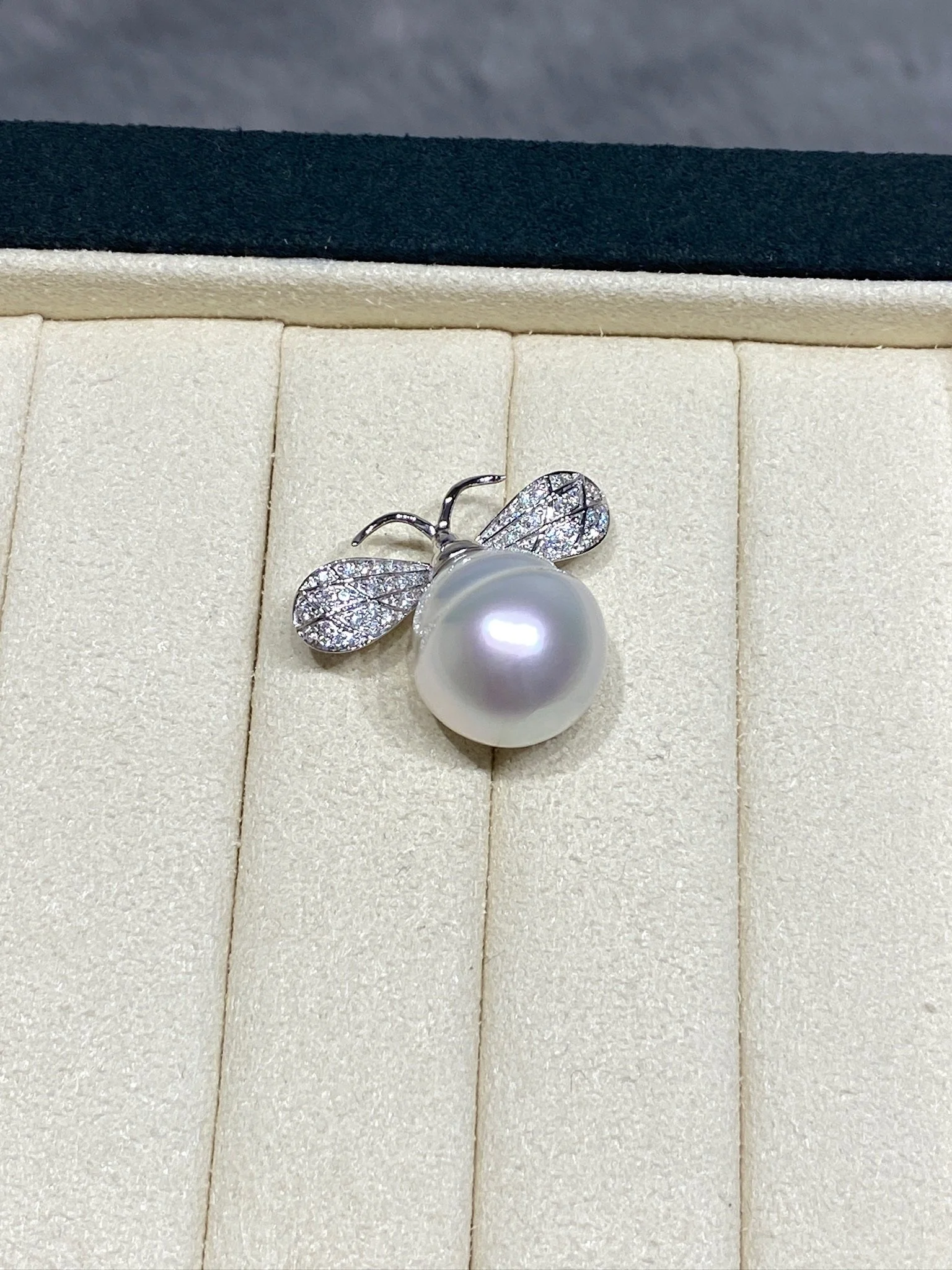 18K White Gold&Lab-Grown Diamond South Sea White Baroque Cultured Pearl Brooch