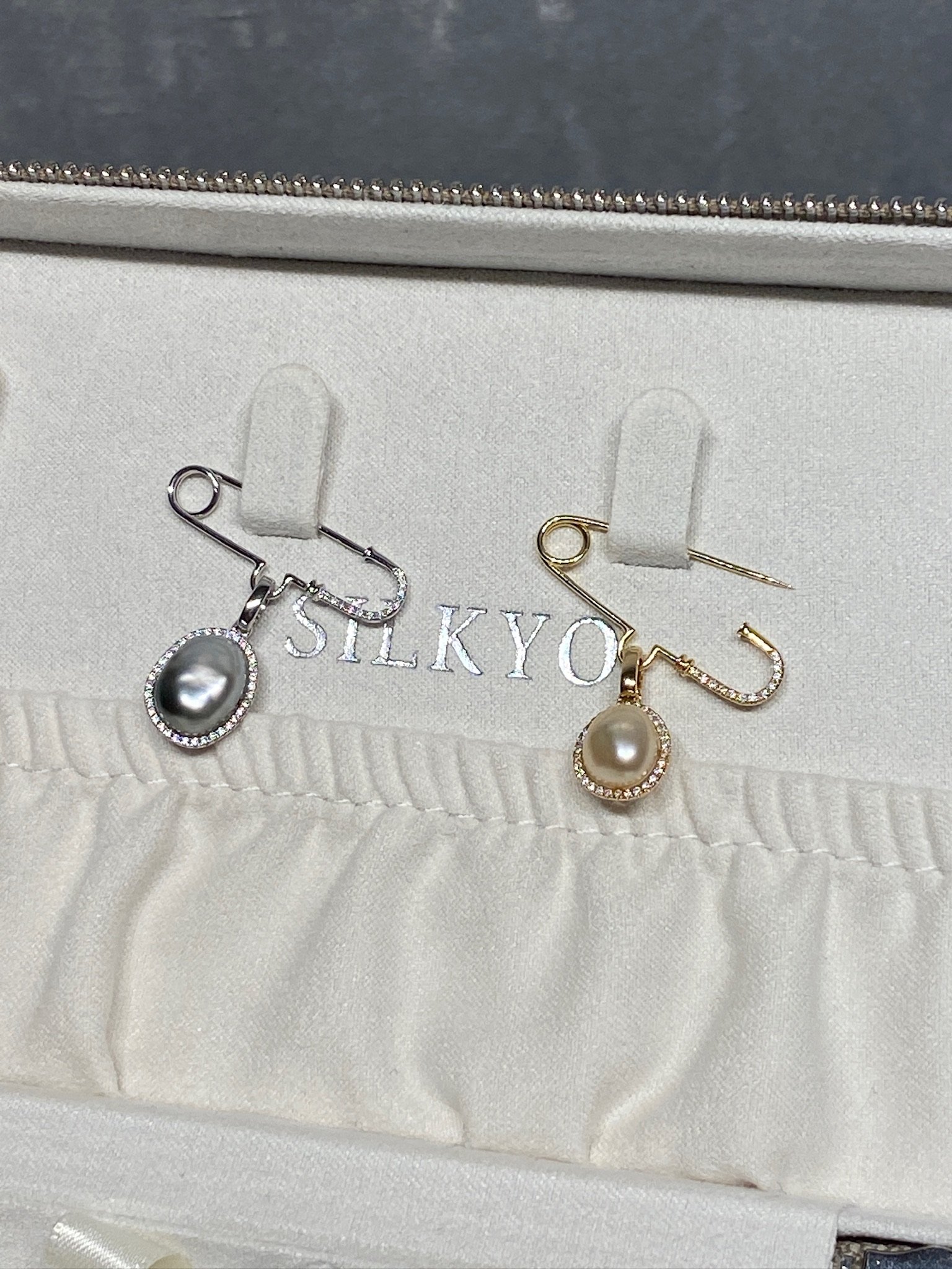 18K Gold Multifunctional Brooch
