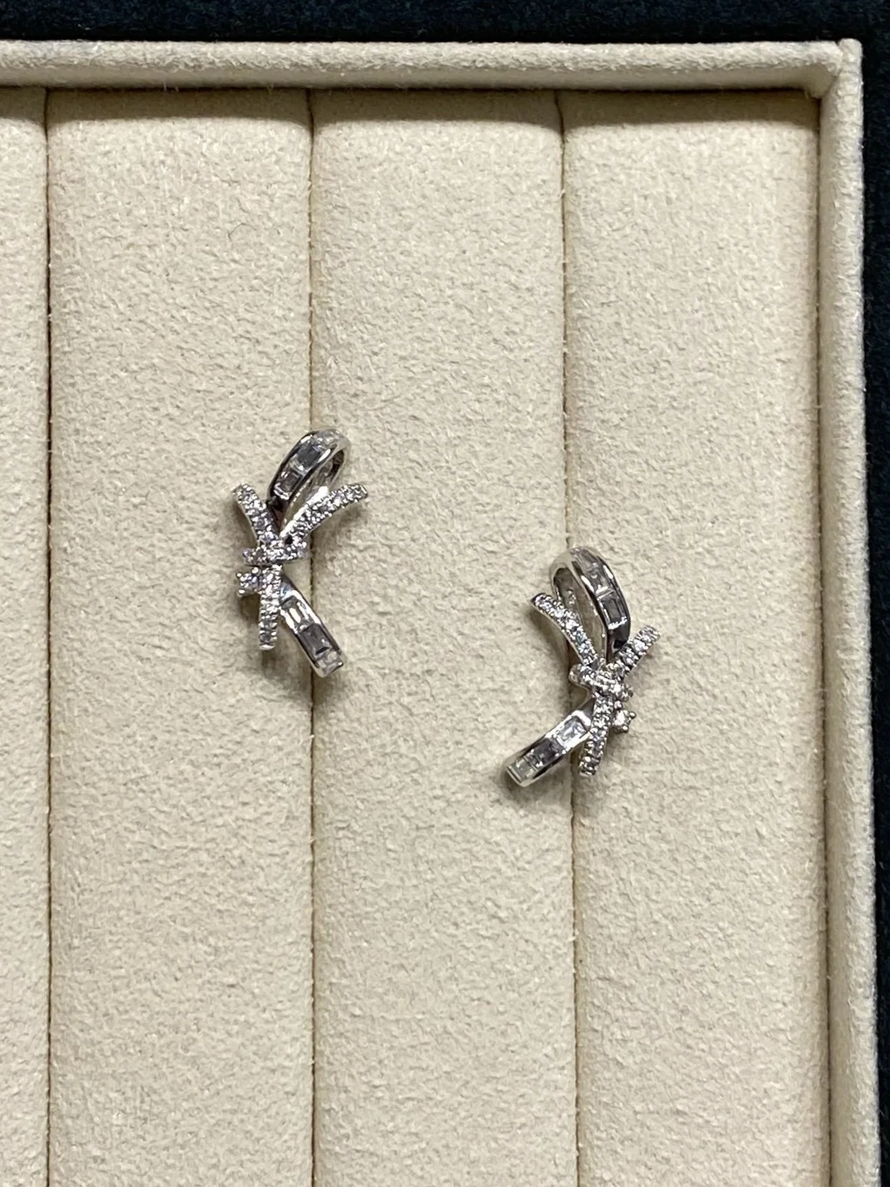 18K White Gold&Lab-Grown Diamond South Sea White Cultured Pearl Earrings