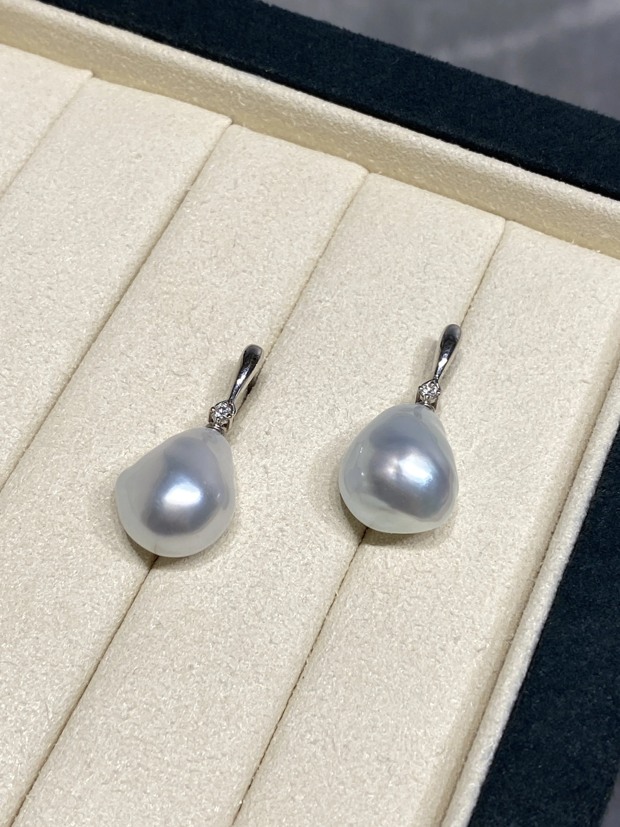 18K White Gold&Diamond South Sea White Baroque Cultured Pearl Earrings
