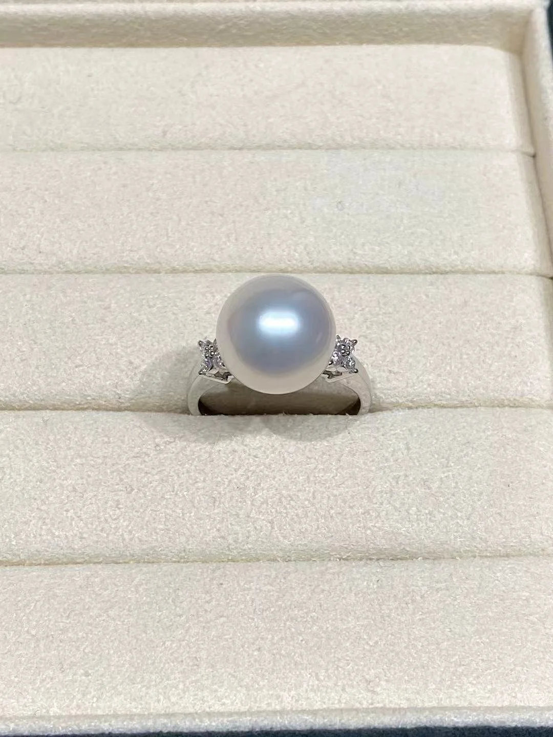 18K White Gold&Diamond South Sea White Cultured Pearl Ring