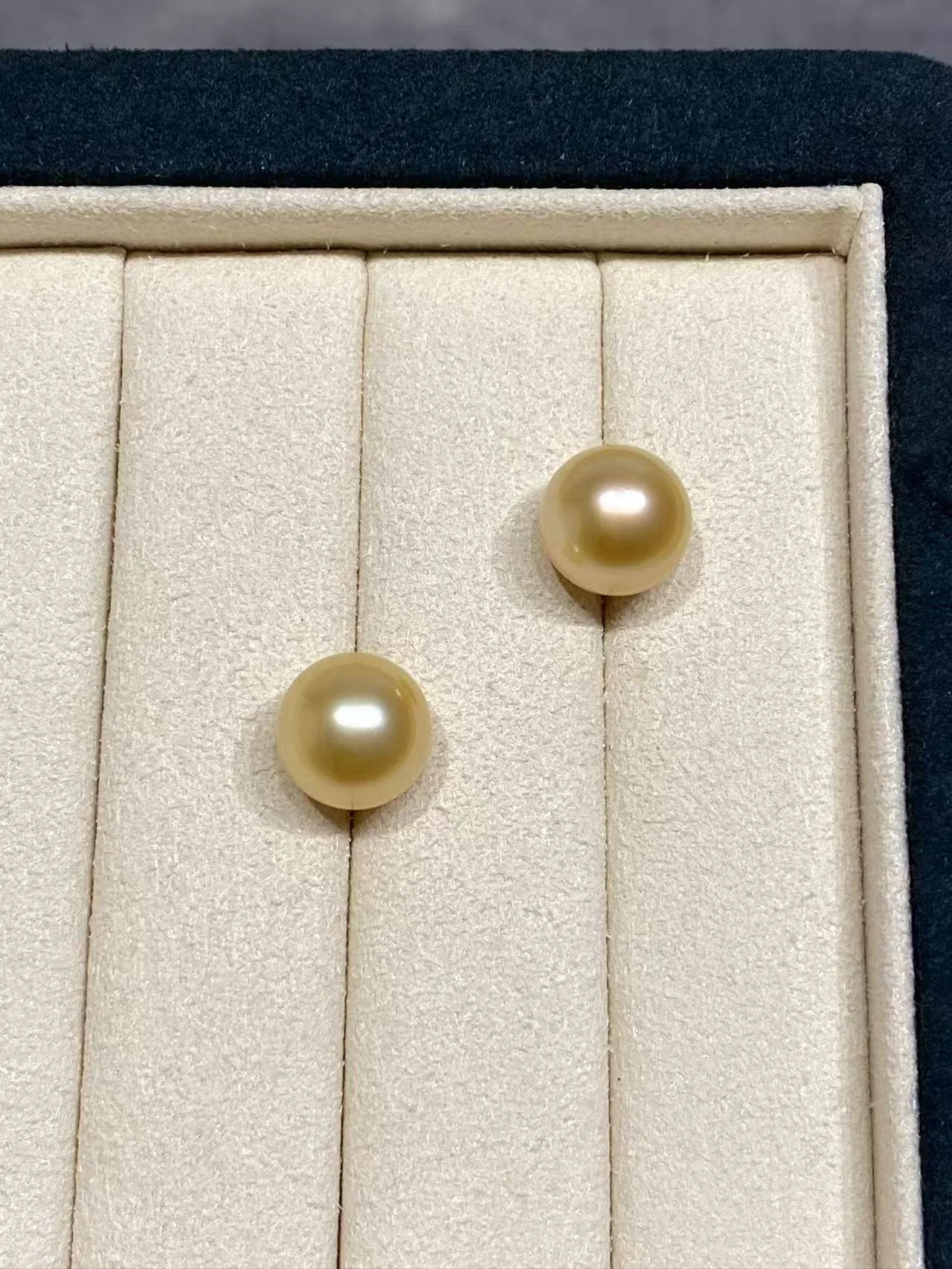 18K Yellow Gold South Sea Golden Cultured Pearl Earrings1