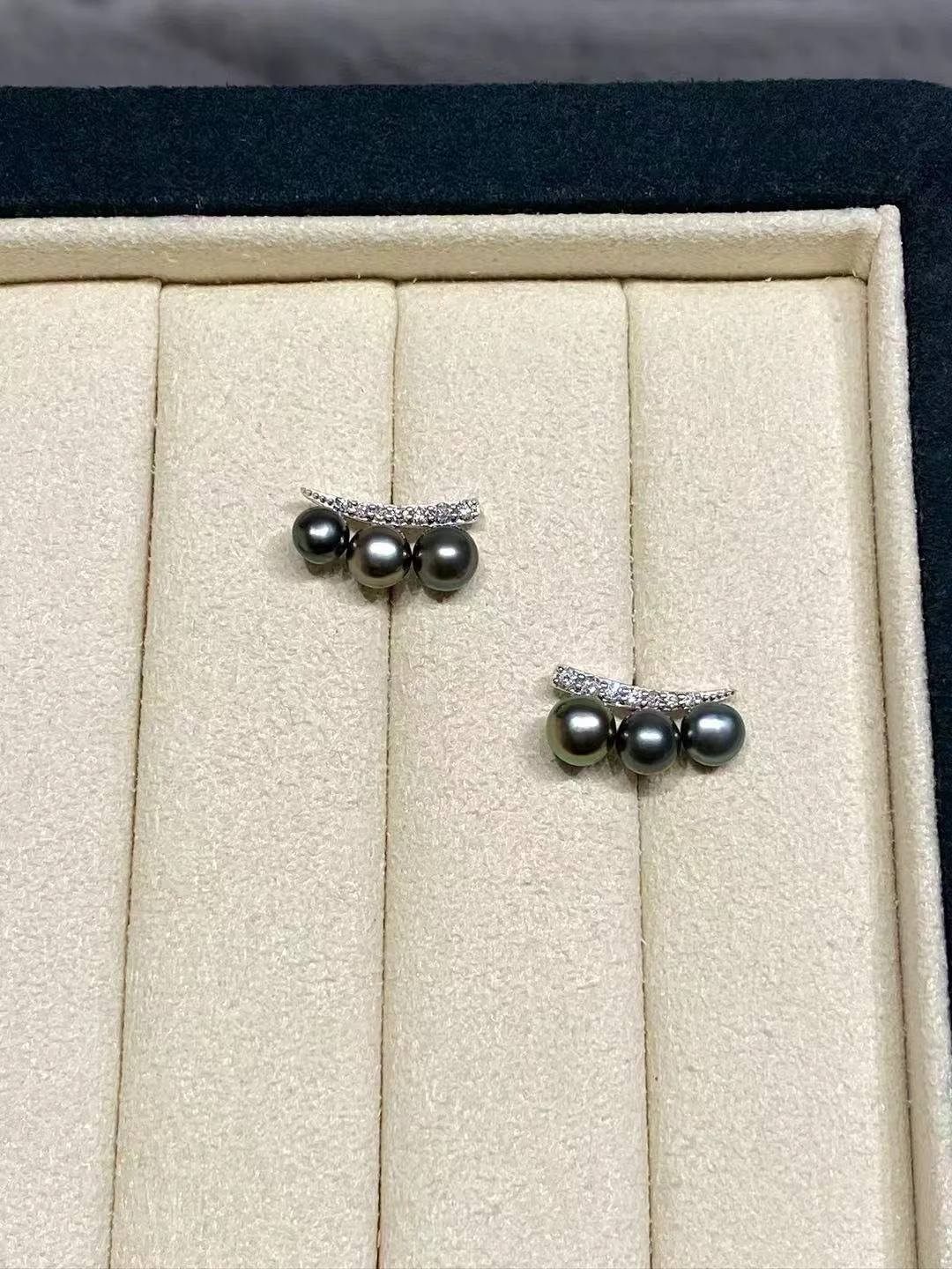 18K White Gold&Lab-Grown Diamond Tahiti Keshi Cultured Pearl Earrings