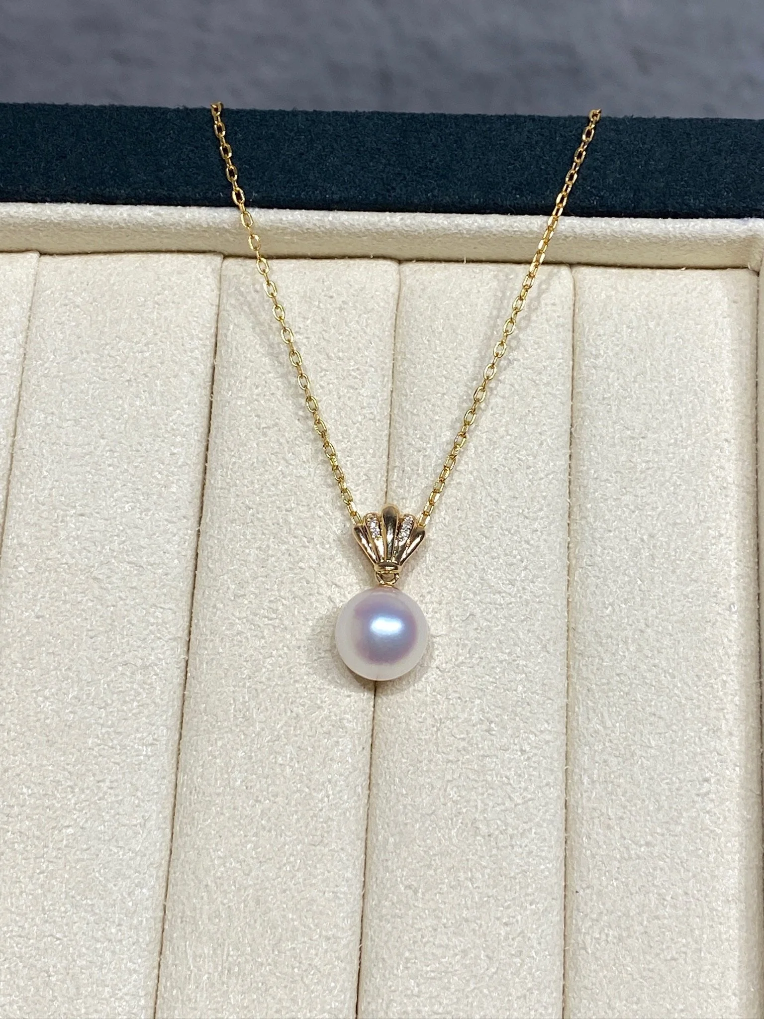 18K Yellow Gold&Diamond Akoya Cultured Pearl Earrings