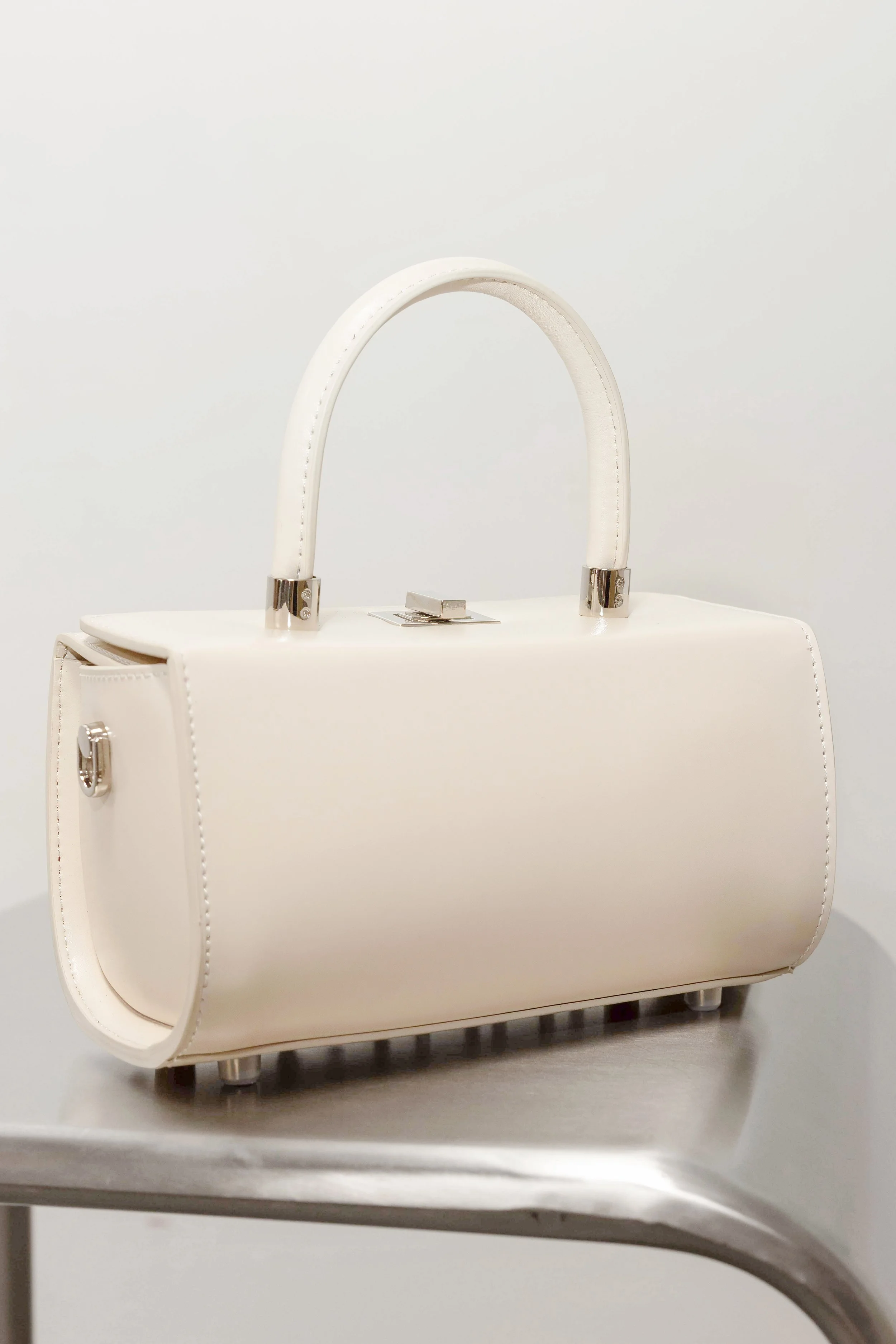 whitebag_03 copy.jpg