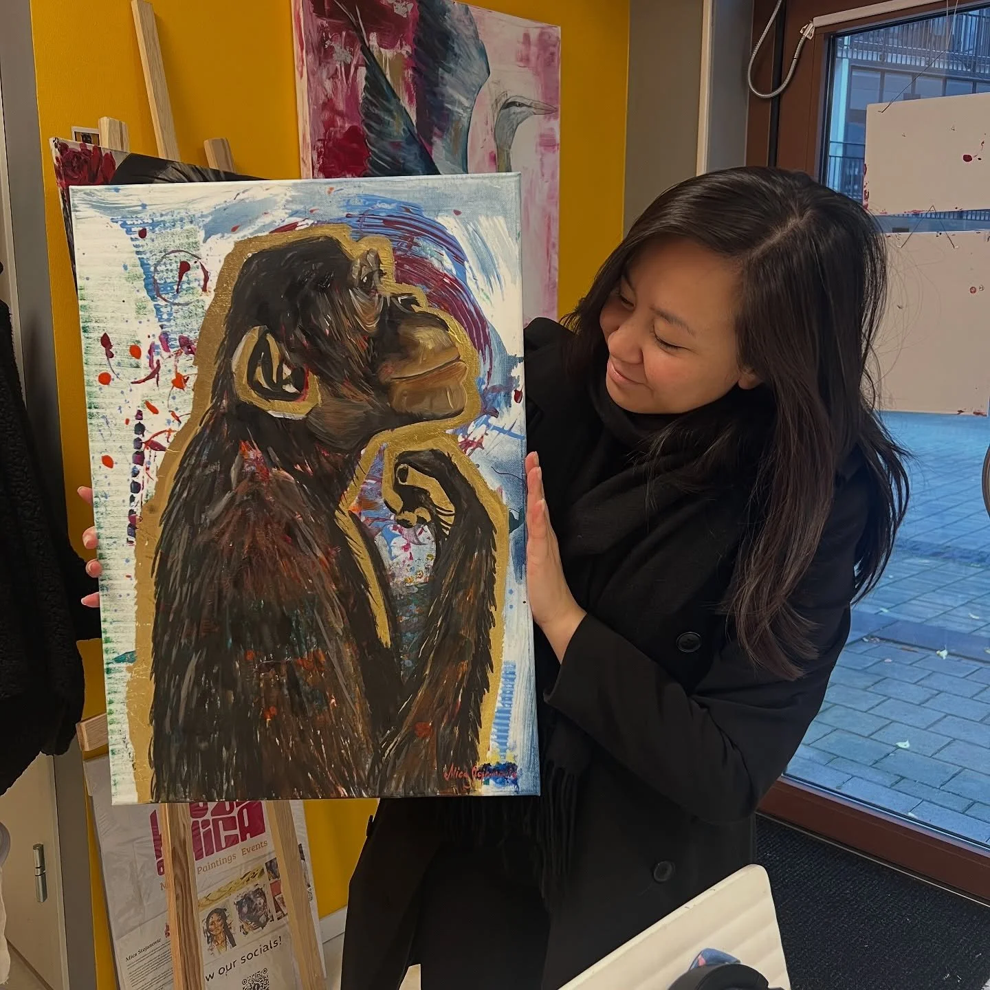 The Thinker has found it&rsquo;s forever home! 🍾🐒
I&rsquo;m always fascinated by who ends up with one of my paintings and the connection that they have with it. This time it&rsquo;s life-long friends with a fun nickname for each other. I always tal