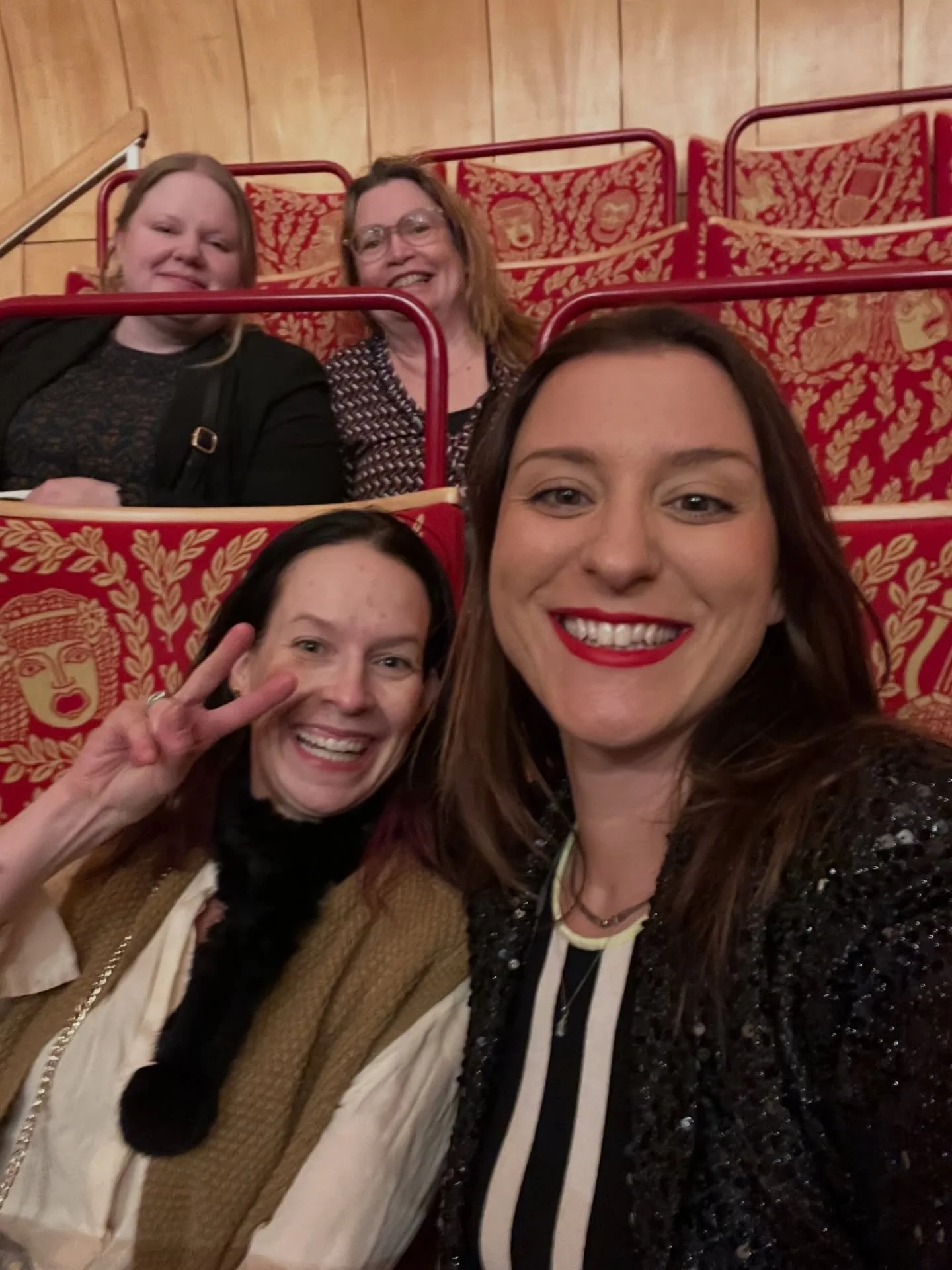 Absolutely spectacular performance of Carmen @malmoopera &hearts;️ The studio crew supporting our amazing @claudia.ribasdesousa. Brava👏🏼