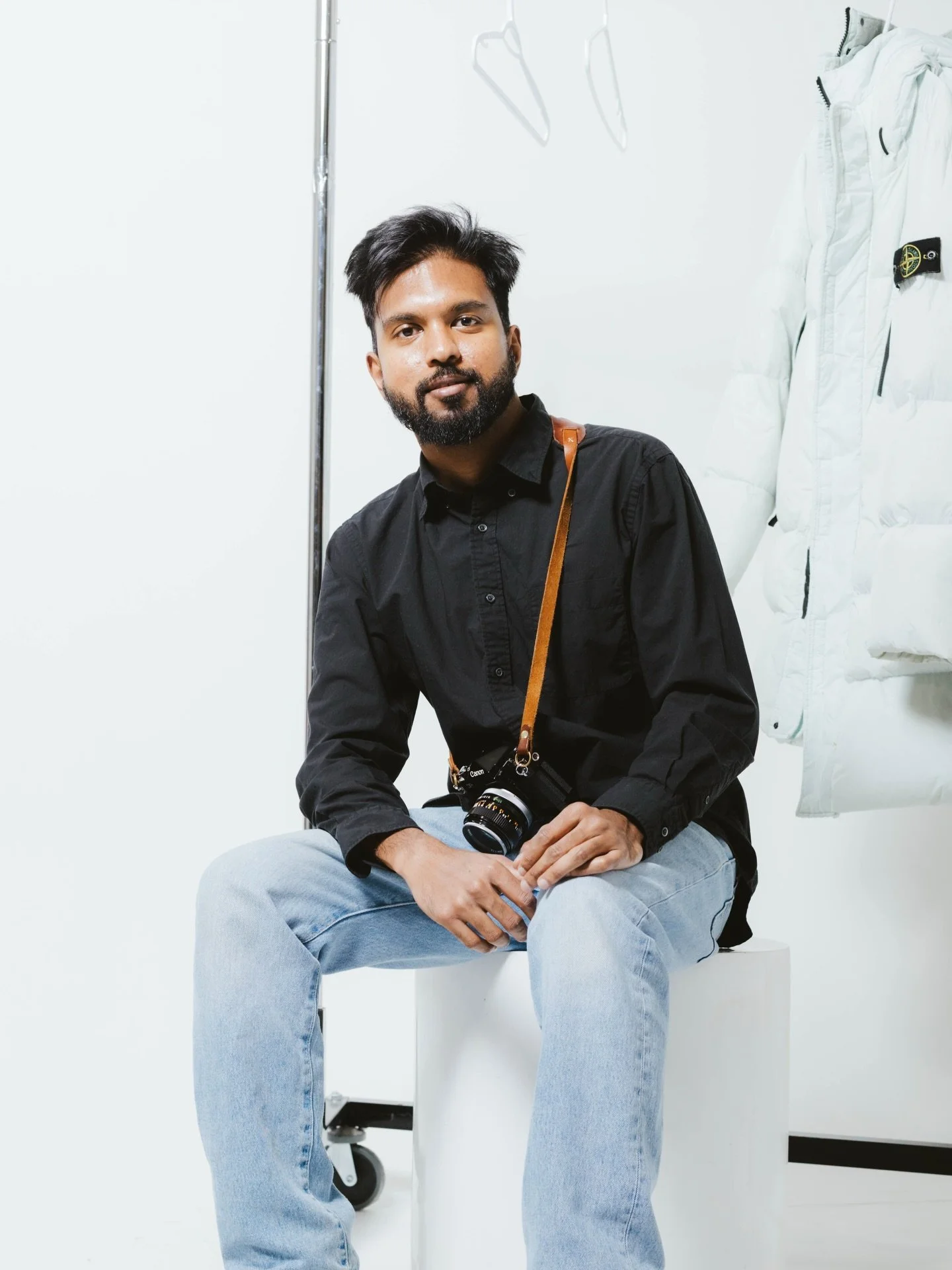 Time to reintroduce myself.

I&rsquo;m Raveen 👋🏾 a Vancouver-based photographer working under @etherealframes.ca , documenting people, places, and lived moments across Canada and beyond.

My work sits at the intersection of cinematic and documentar