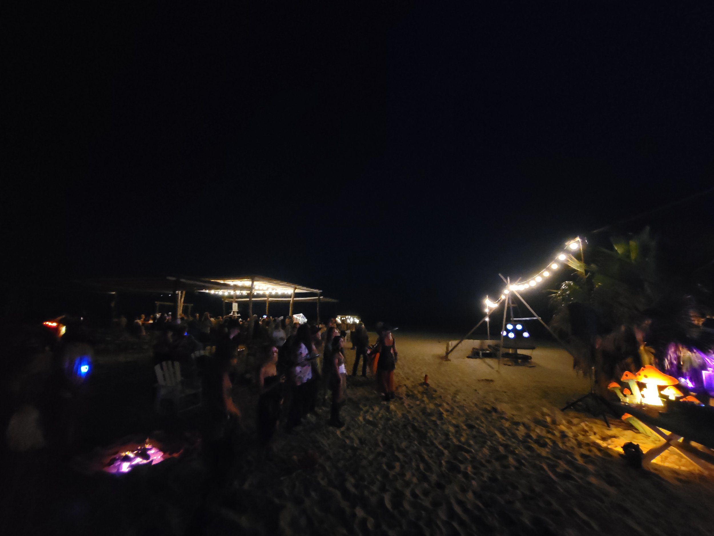 LIVE-MUSIC-CROWD-AT-AMAYA-BAJA.jpg