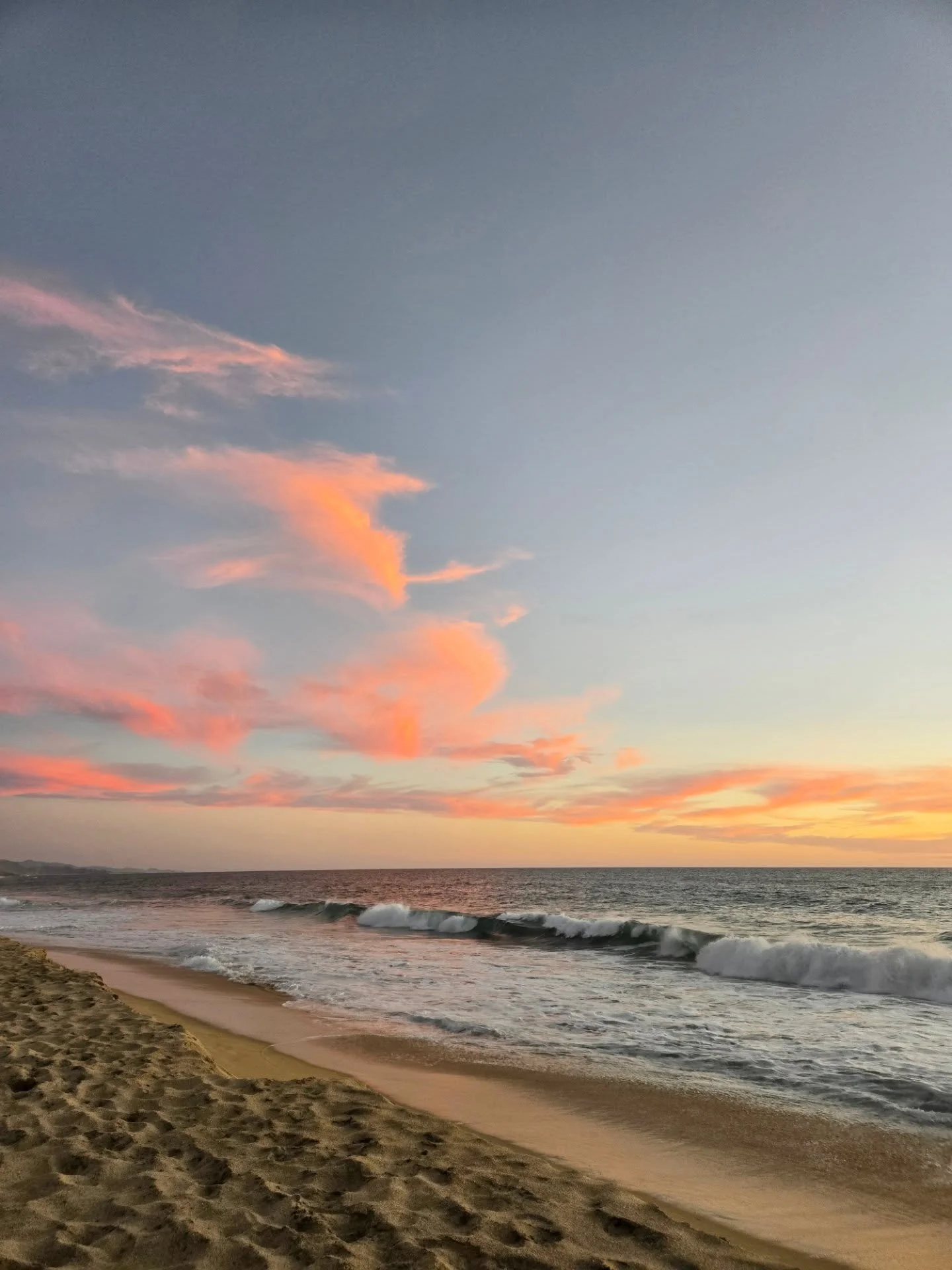 Dear Beach,

I think about you all the time.

(Good thing we're just a few minutes away from a few of them!)

🌊✨️

&bull;&bull;&bull;
&bull;&bull;&bull;

Beach lover &bull; San Pedrito Beach &bull; Cerritos Beach &bull; Baja sunsets &bull; Baja Sur 