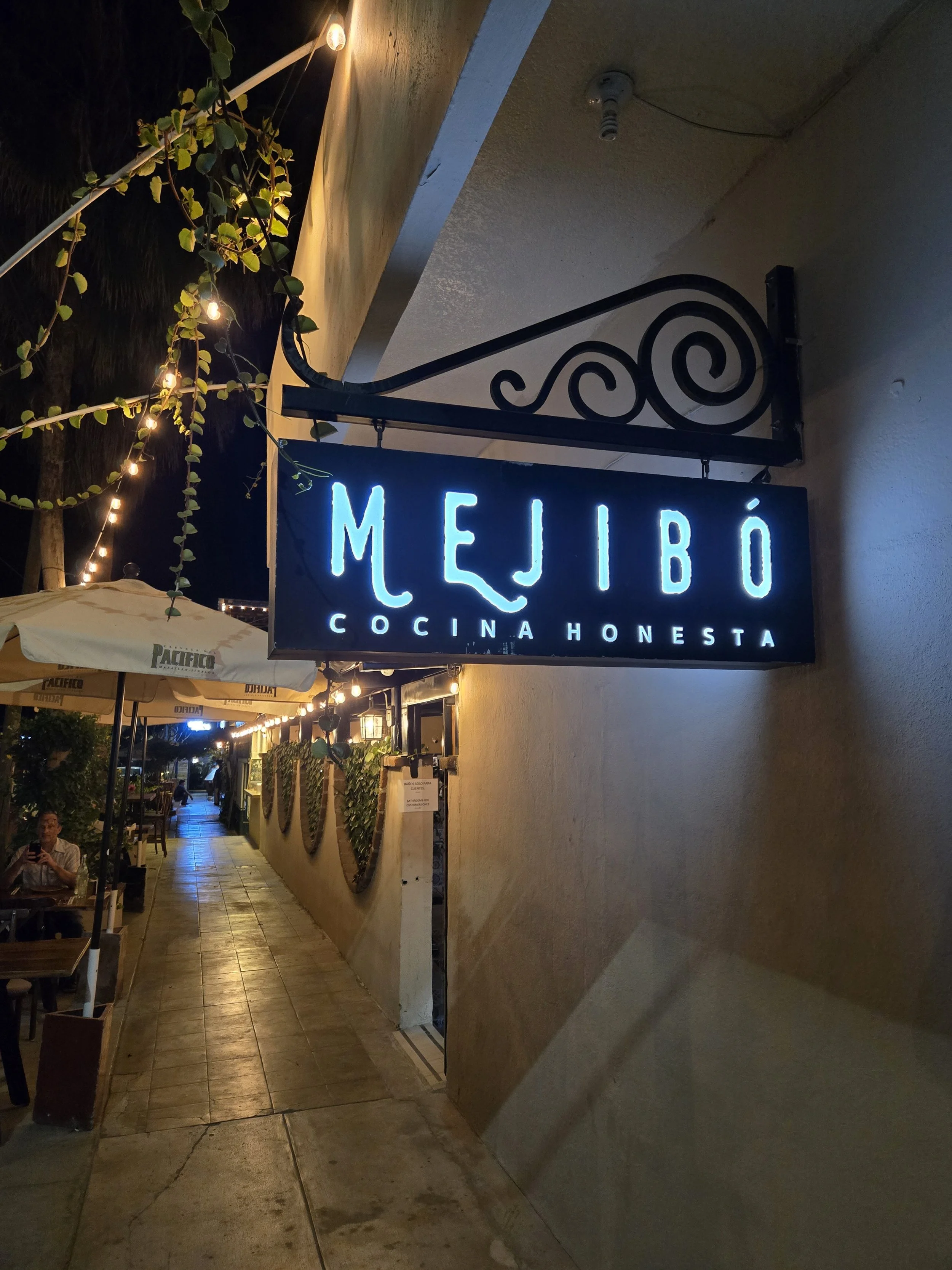 MEJIBO-TODOS-SANTOS.jpg