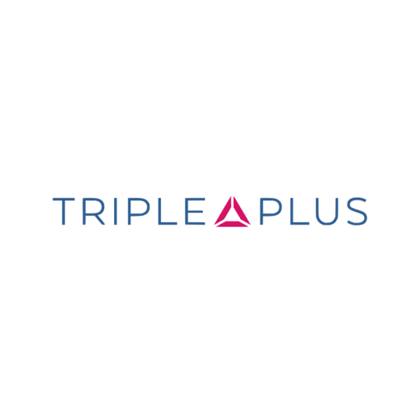 Logo de la marca Triple Plus con texto en azul y un símbolo en rosa en forma de triángulo que sustituye la letra A.